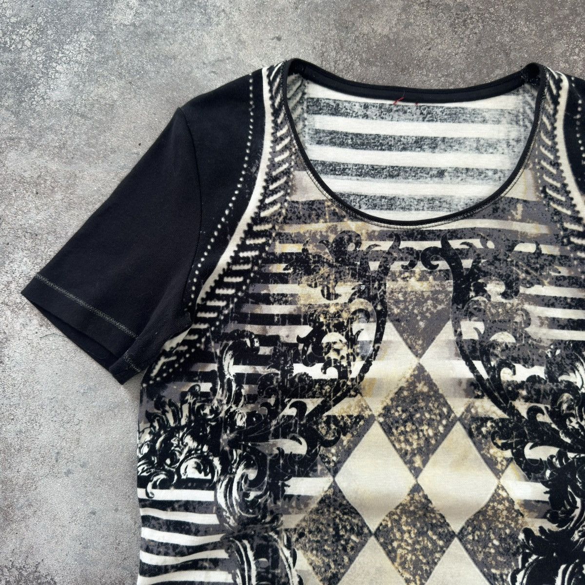 20471120 Avant Garde Vintage Unisex T-Shirt (JPG Gaultier style) Size US M / EU 48-50 / 2 - 2 Thumbnail