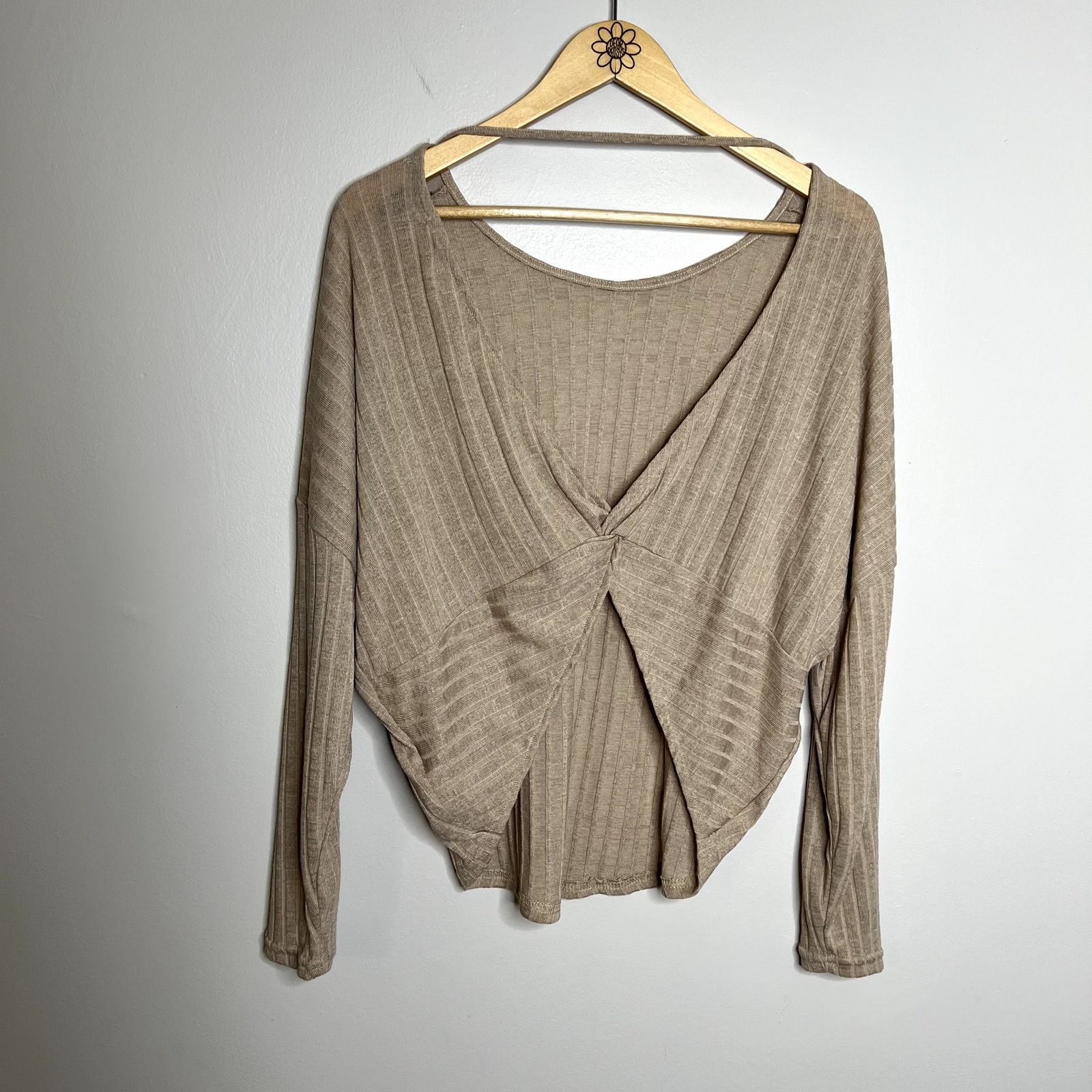 Forever 21 Forever 21 Beige Open Back Ribbed Long Sleeve Top Size M / US 6-8 / IT 42-44 - 5 Thumbnail