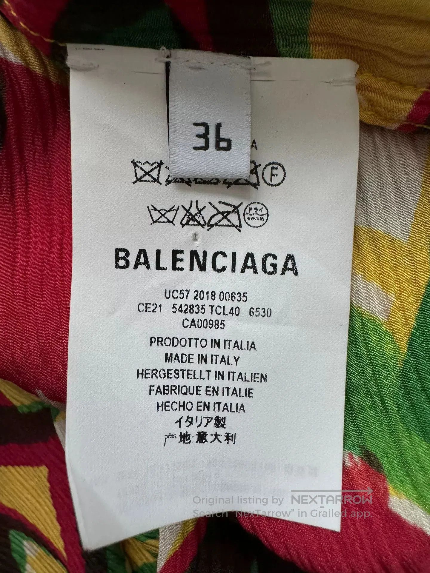 Balenciaga Balenciaga AW18 Silk Shirt with Pleats. Size XS / US 0-2 / IT 36-38 - 3 Thumbnail