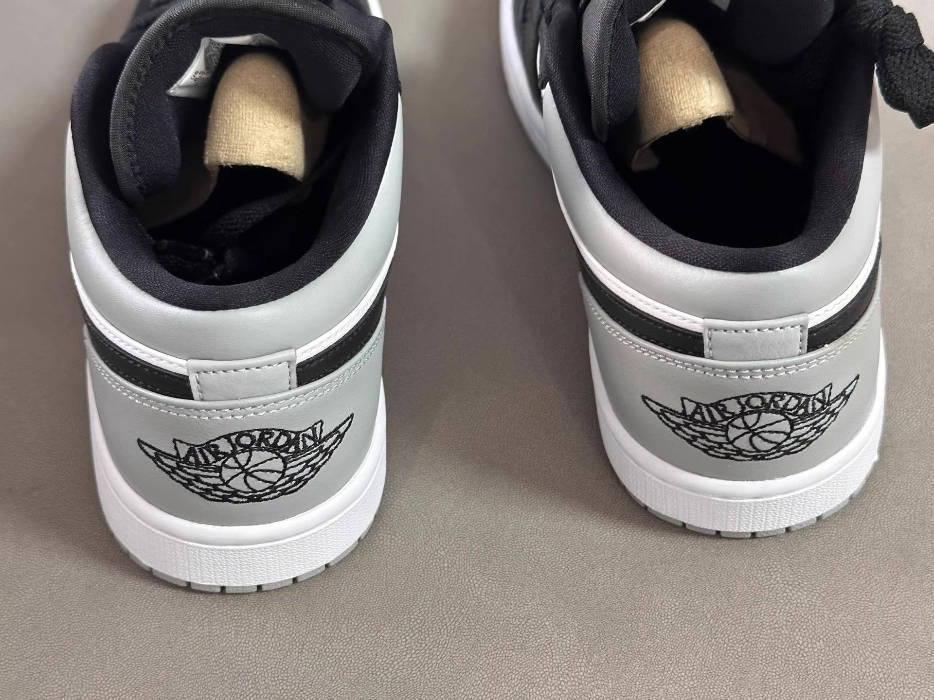 Nike Air Jordan 1 Low Smoke Grey Ｑ20 Size US 8.5 / EU 41-42 - 3 Thumbnail