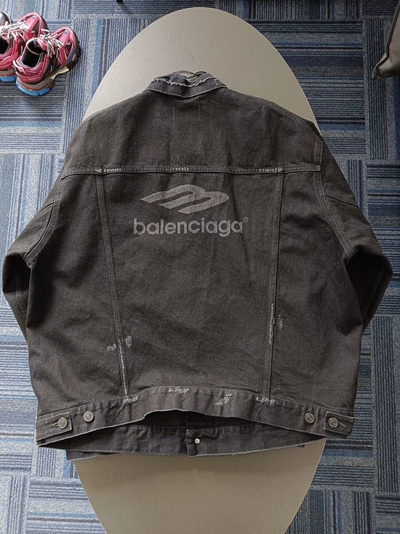 Balenciaga Balenciaga Letter printing to make old wash jeans jacket c Size US M / EU 48-50 / 2 - 2 Thumbnail