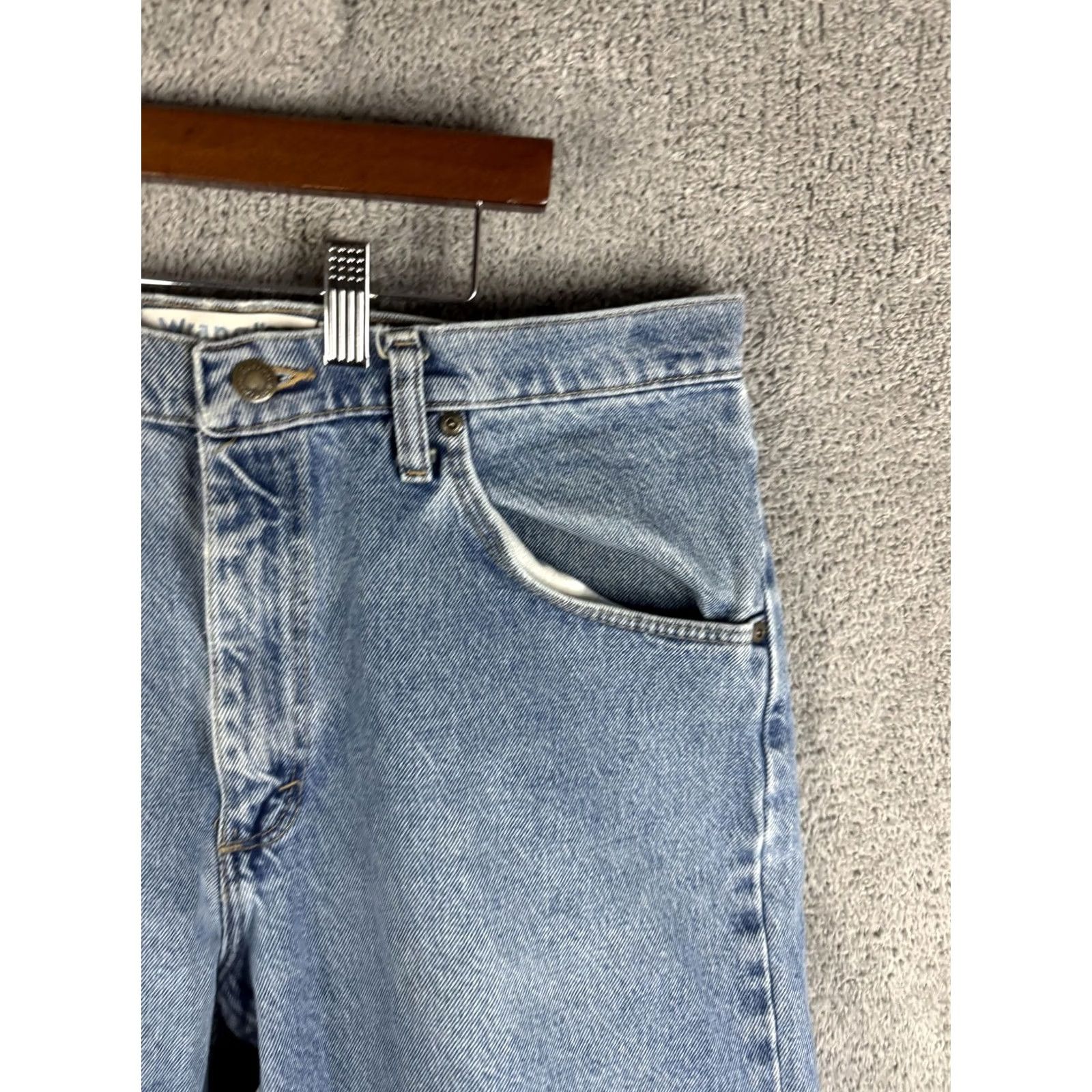 Wrangler Wrangler Jeans Mens 36x32 Blue Regular Fit Denim Straight Leg Jeans High Rise but not included? Size US 36 / EU 52 - 3 Thumbnail