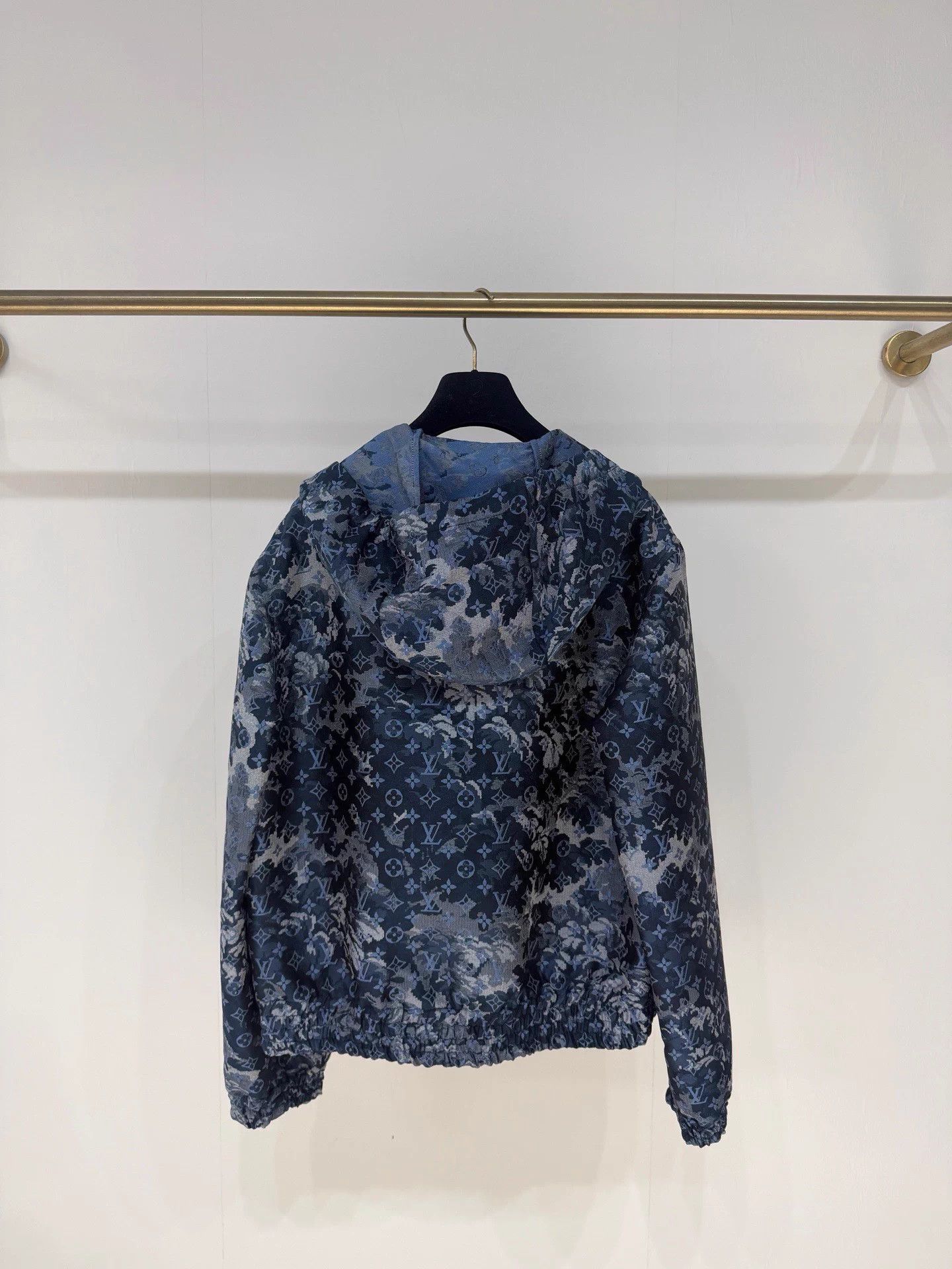Louis Vuitton LV Blue Logo Print Coat Size 48 Size US M / EU 48-50 / 2 - 5 Thumbnail