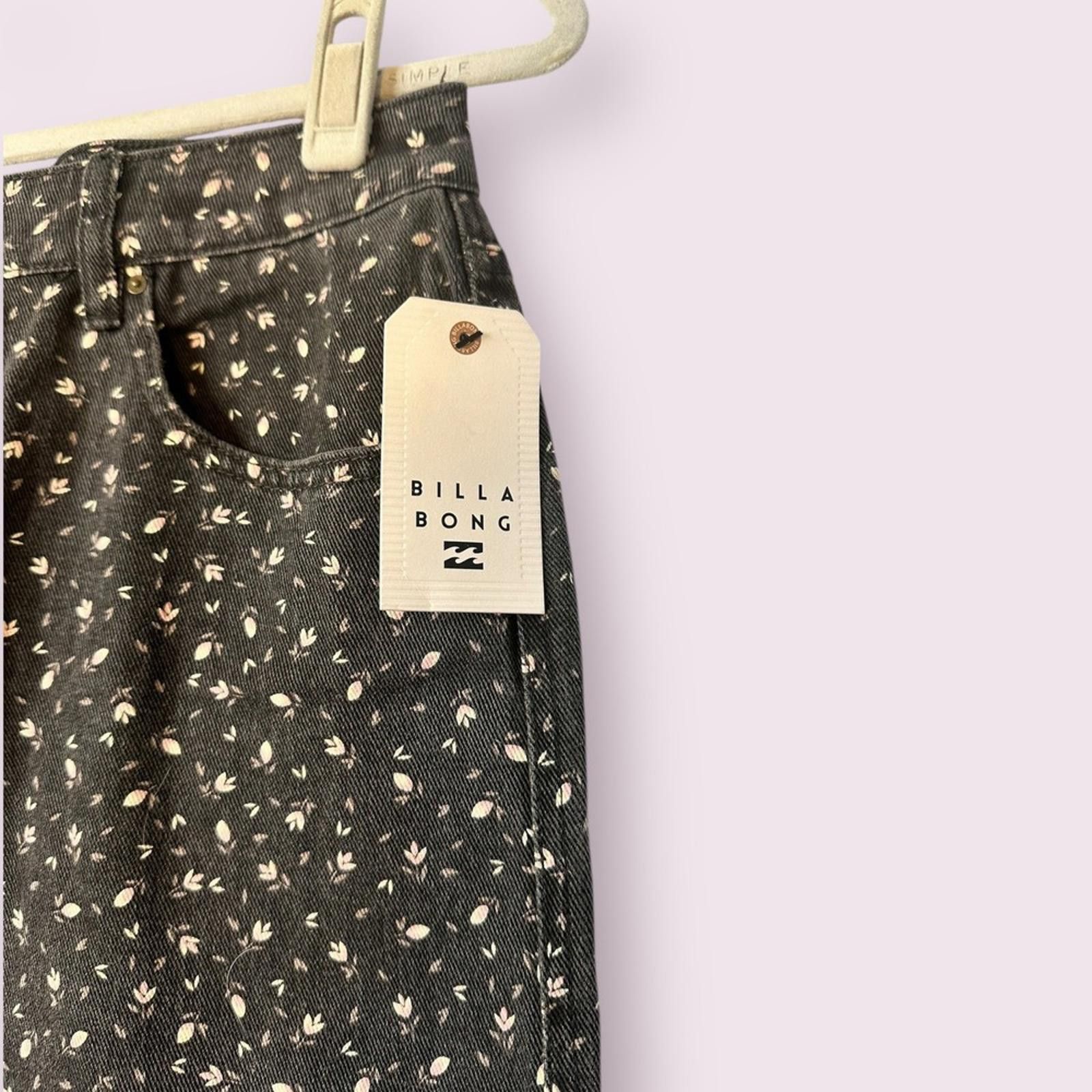 Billabong Billabong Floral Denim Mini Skirt Size 30" / US 8 / IT 44 - 3 Thumbnail