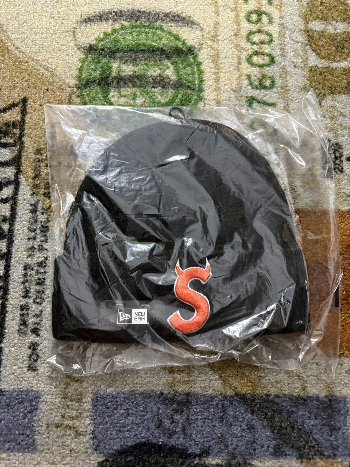 New Era × Supreme Supreme New Era Devil S Logo Beanie Size ONE SIZE - 1 Thumbnail
