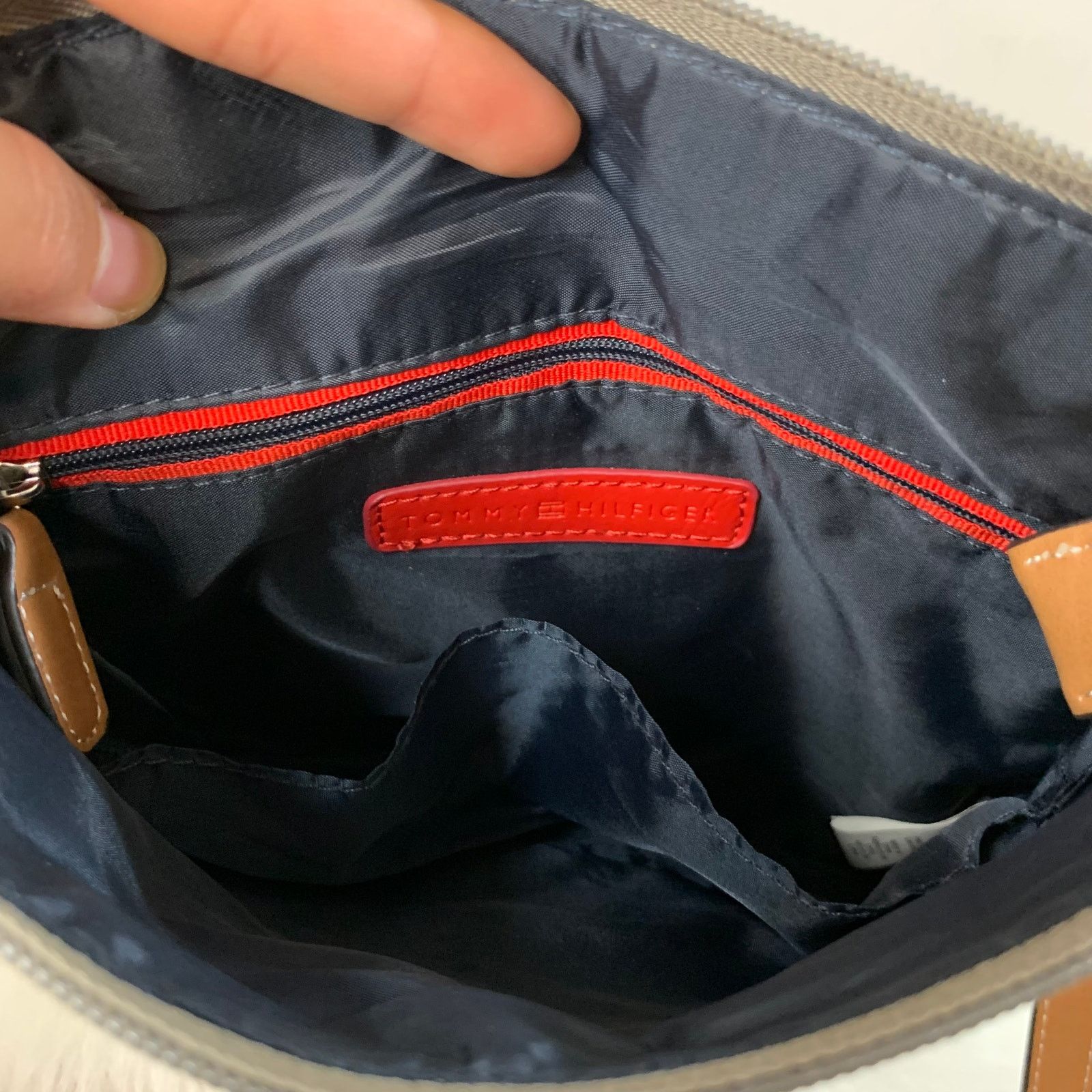 Tommy Hilfiger Tommy Hilfiger Women's Crossbody Purse Size ONE SIZE - 11 Thumbnail