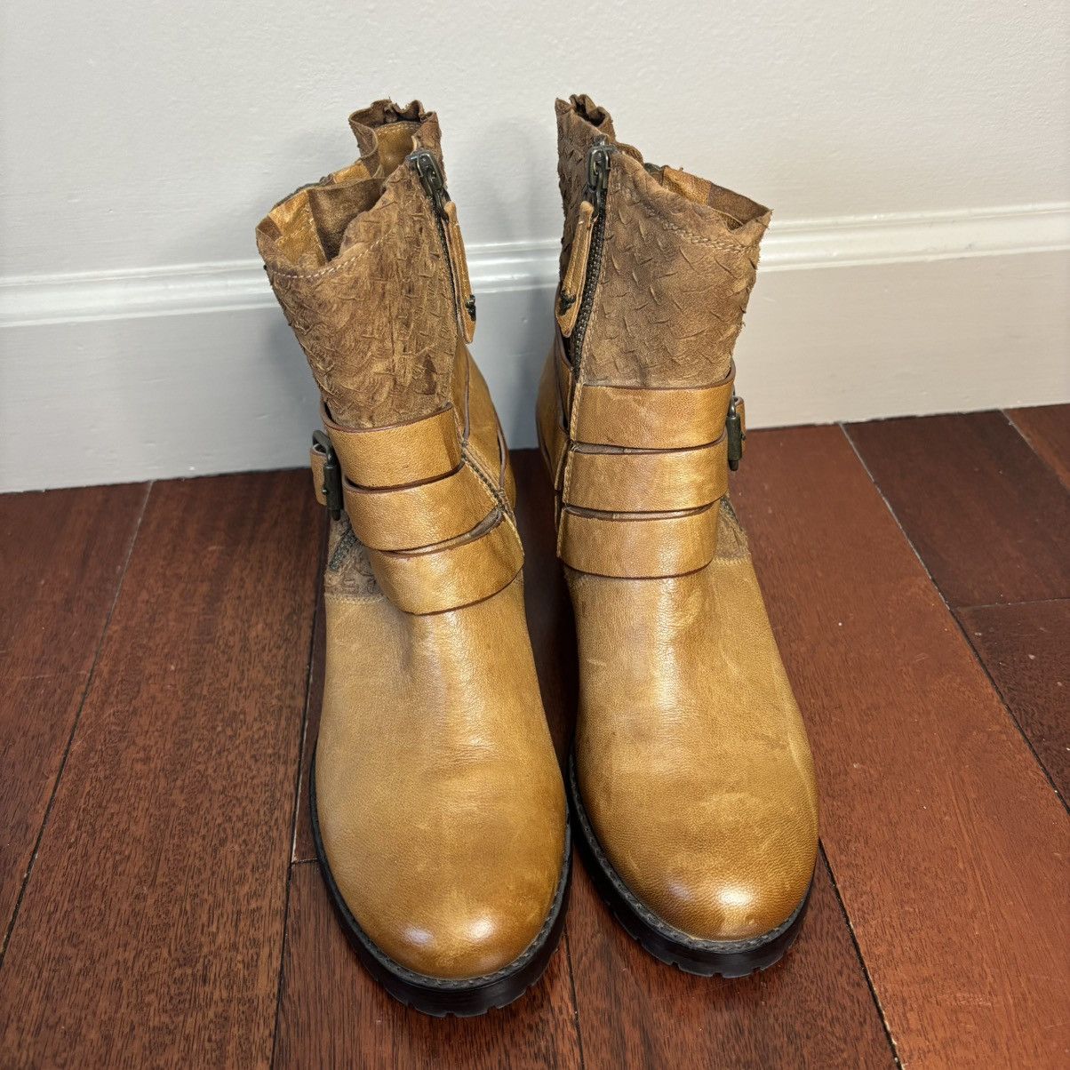 Trask H.S. Trask 7M Leather Mallory Boot Block Heel Ankle Booties Size US 7 / IT 37 - 2 Thumbnail