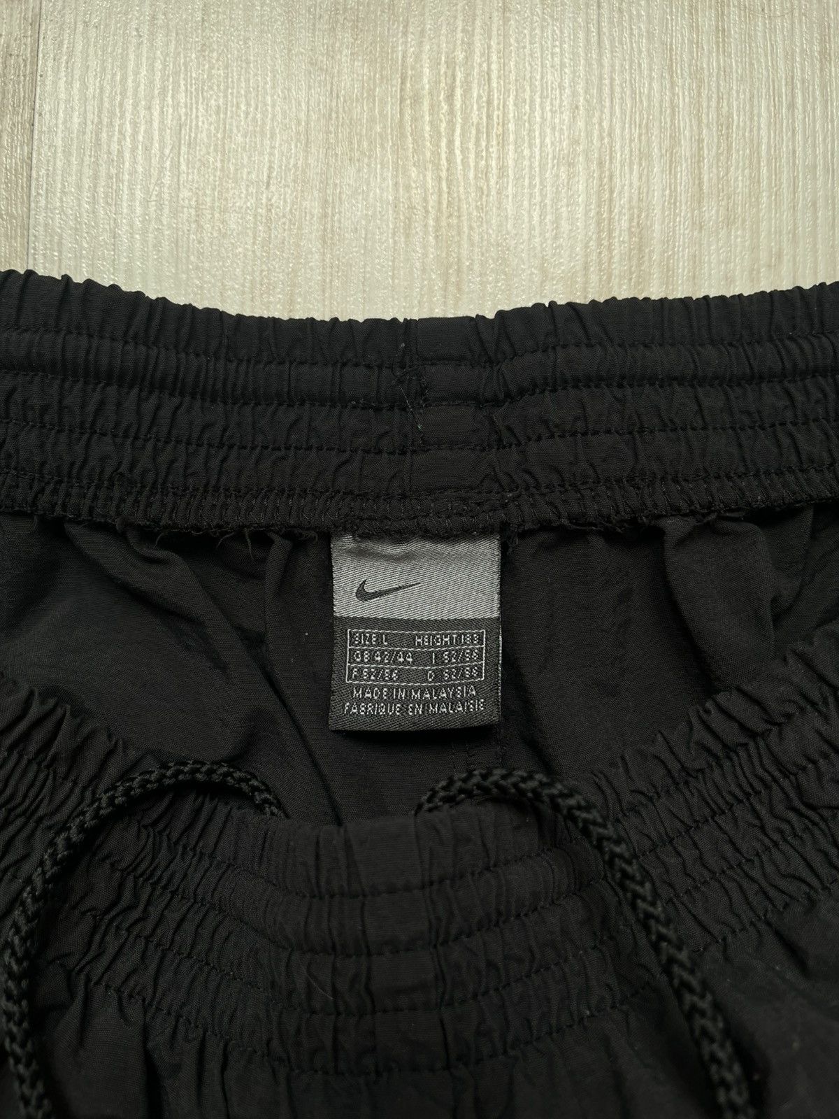 Nike × Vintage 00s Vintage Nike Y2K Black Nylon Small Logo Pants Size L Size US 34 / EU 50 - 6 Thumbnail