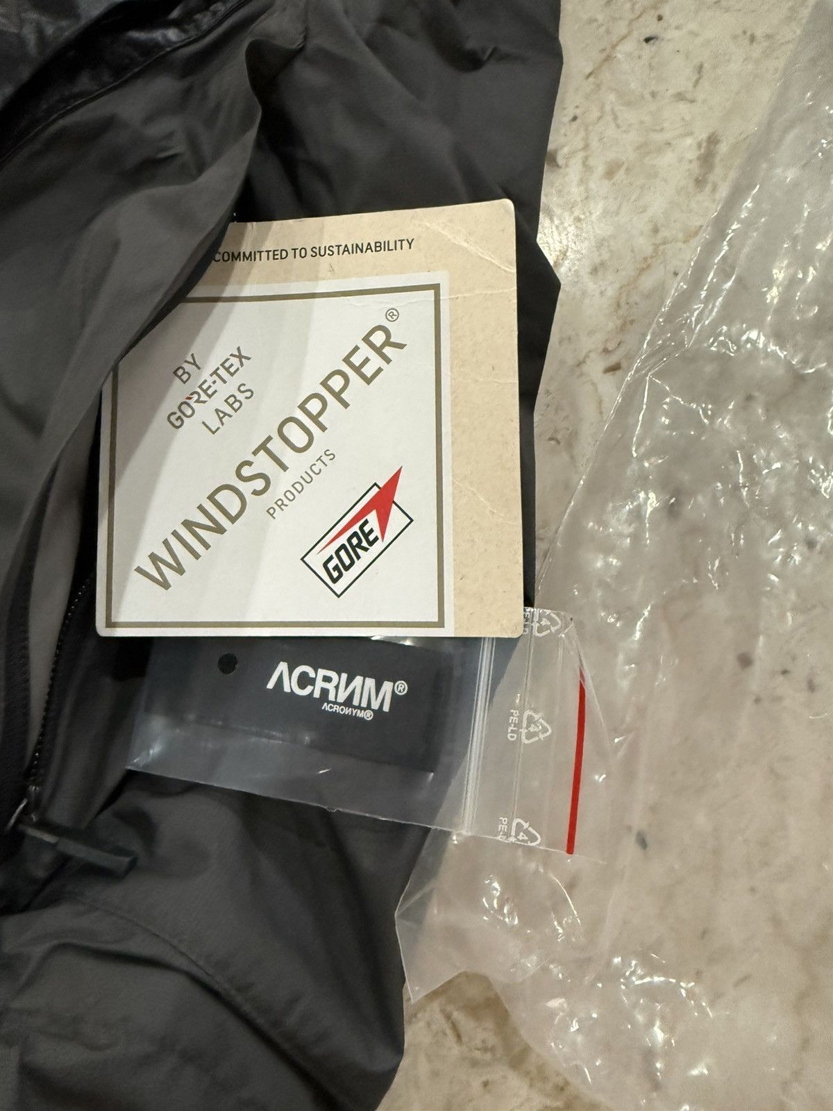Acronym J36-WS Windstopper Hardshell Jacket size Medium Size US M / EU 48-50 / 2 - 4 Thumbnail