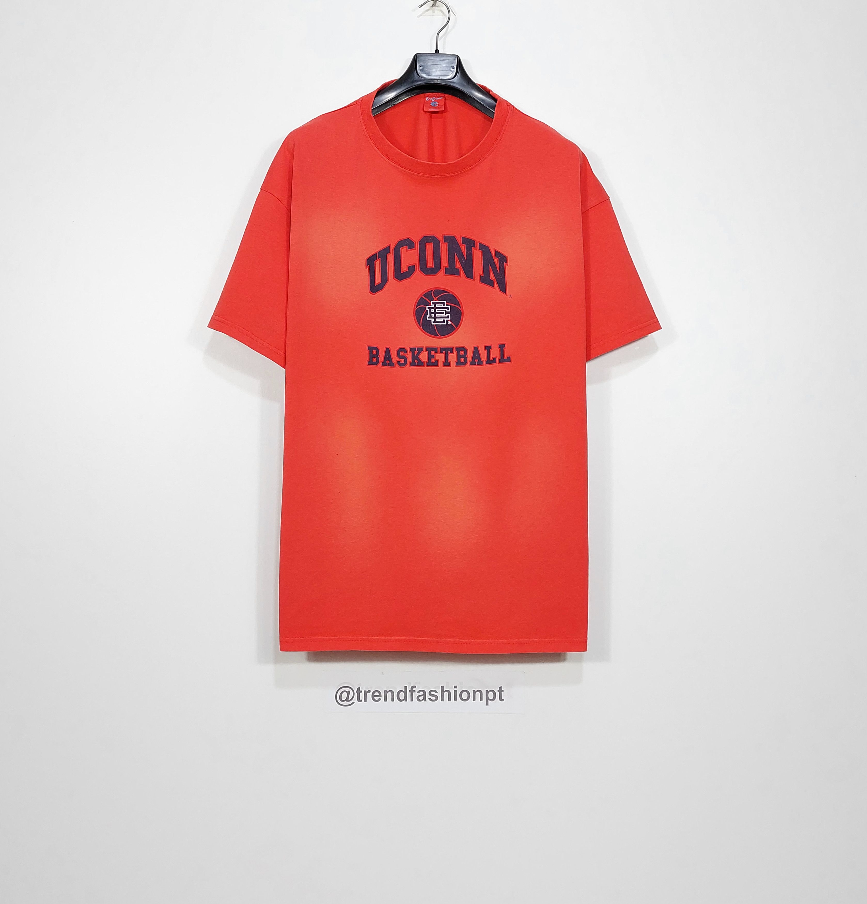 Eric Emanuel EE college UCONN ss tshirt - washed red XXL Size US XXL / EU 58 / 5 - 1 Thumbnail