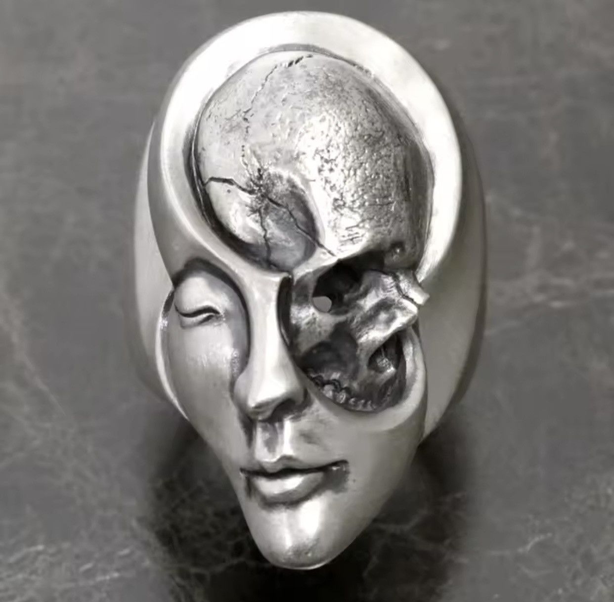 Jewelry × Vintage Unique Design Human Duality Hide Yin and Yang Skull Rings Size ONE SIZE - 3 Thumbnail