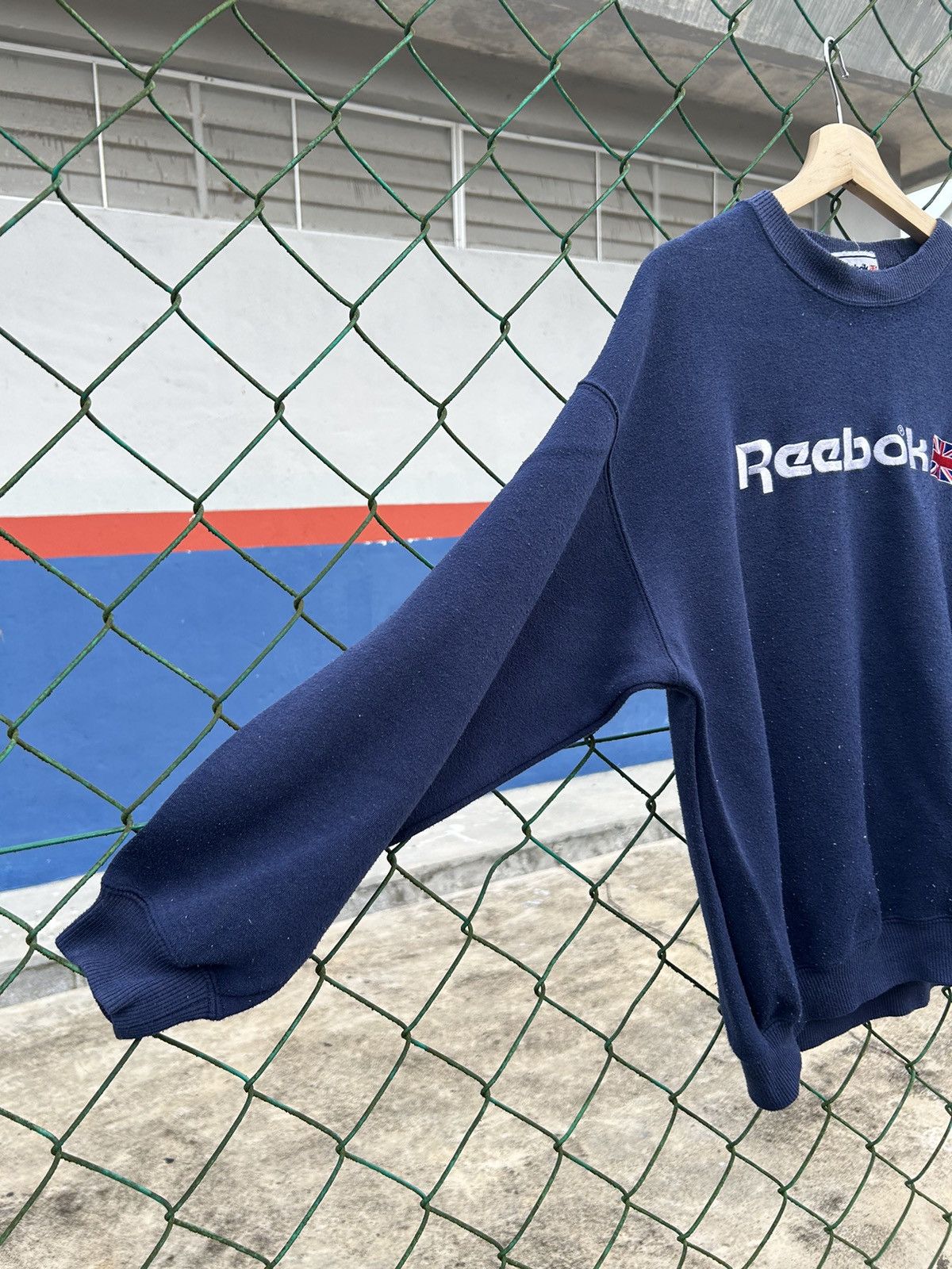 Reebok Vintage Reebok Baggy Sweatshirt embroidery logo Size US L / EU 52-54 / 3 - 3 Thumbnail