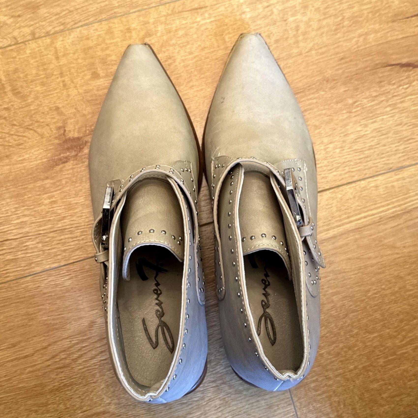 Vintage VINTAGE Seven7 Dallas Studded Western Ankle Booties Cream Size 9 Buckle Silver Pointed Women Shoes Size US 9 / IT 39 - 7 Thumbnail