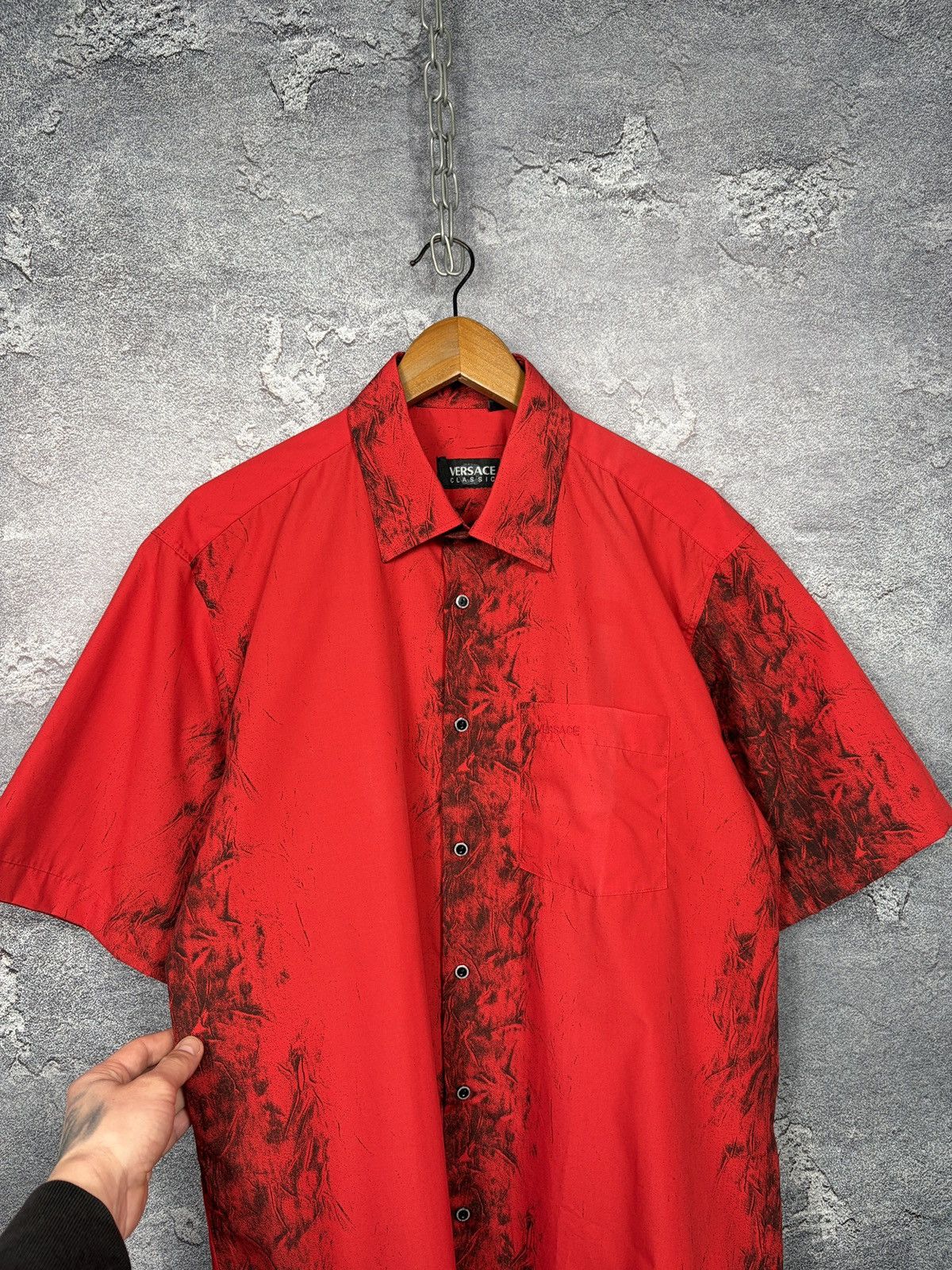 Versace Vintage Versace Red Abstract Pattern Hawaii Shirt Size US M / EU 48-50 / 2 - 2 Thumbnail