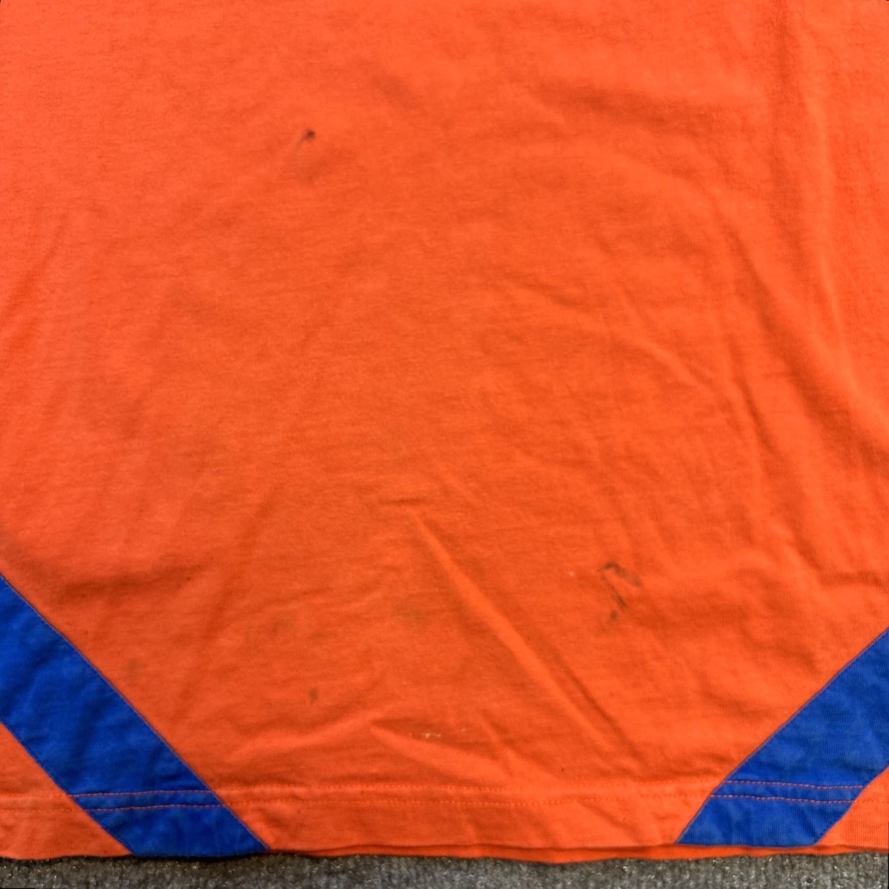Coogi VINTAGE COOGI T-Shirt 2XL Men Orange Short Sleeve V-Neck Embroidered 90s Hip Hop Australia Size US XXL / EU 58 / 5 - 5 Thumbnail