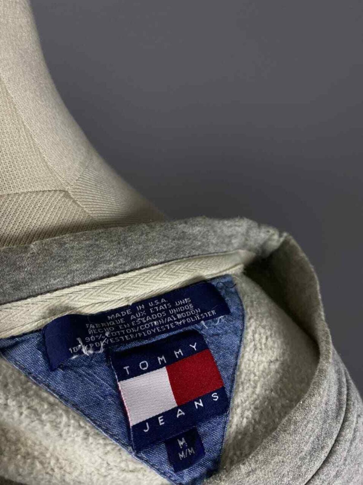 Tommy Hilfiger Men Vintage Tommy Hilfiger Big Jumeper Size M Made in USA Size US M / EU 48-50 / 2 - 11 Thumbnail