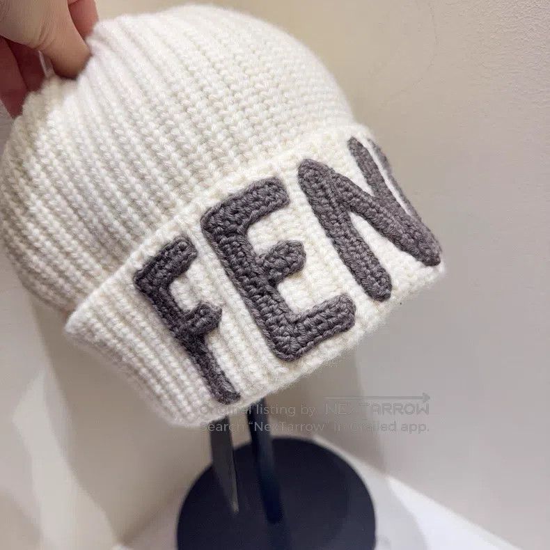 Fendi Fendi Beanie Size ONE SIZE - 3 Thumbnail