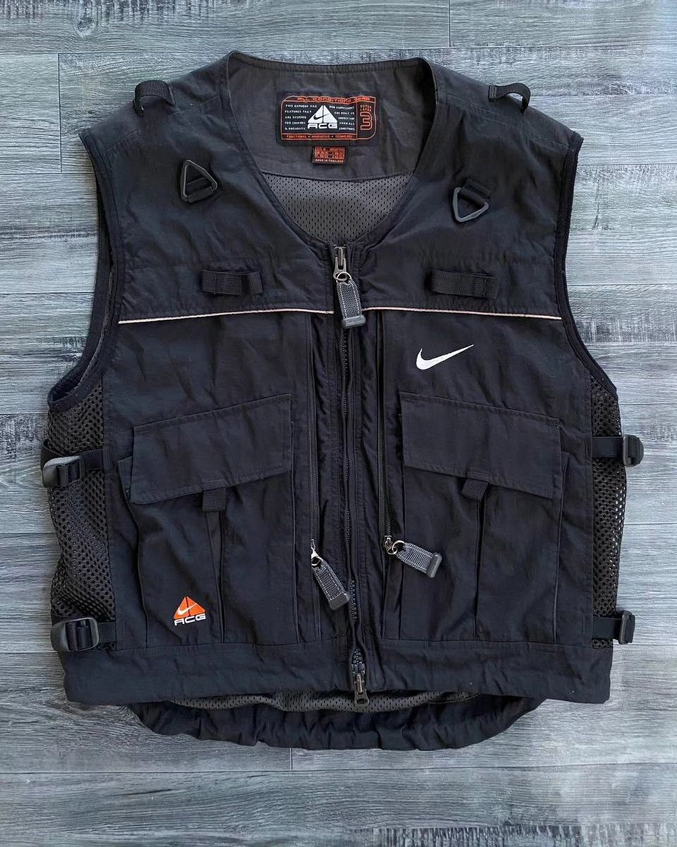 image of Vintage Nike Acg Hydro Multi-Pocket Vest in Navy Blue, Men's (Size Medium)
