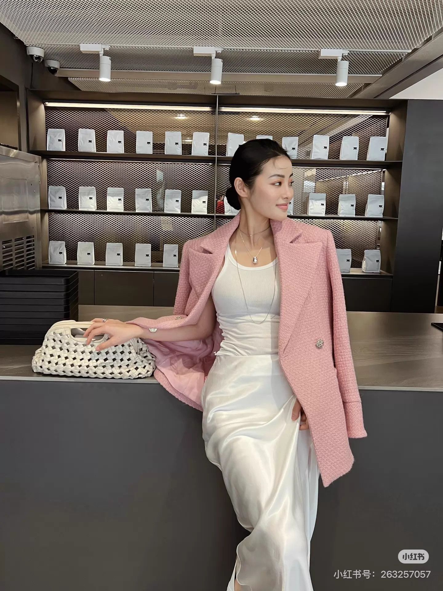 Chanel Chanel Misty Pink Tweed Jacket Women's 34 Size XS / US 0-2 / IT 36-38 - 2 Thumbnail