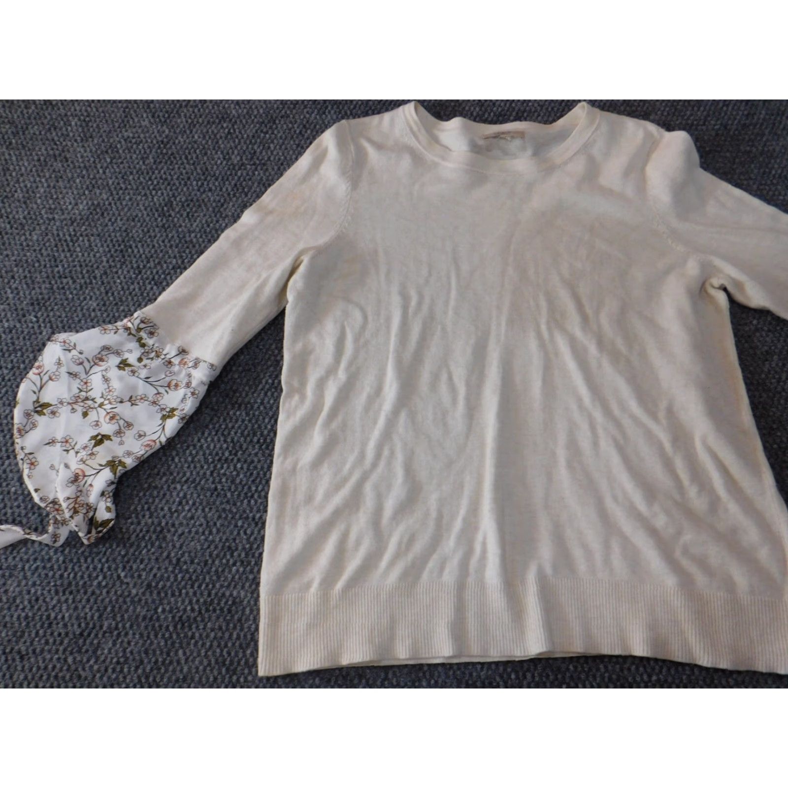 Loft VINTAGE not - LOFT Beige Knit Pullover Bell Sleeve Crew Neck Sweater - Womens Petite Regular Size PL Long Sleeve Machine Washable Size L / US 10 / IT 46 - 3 Thumbnail
