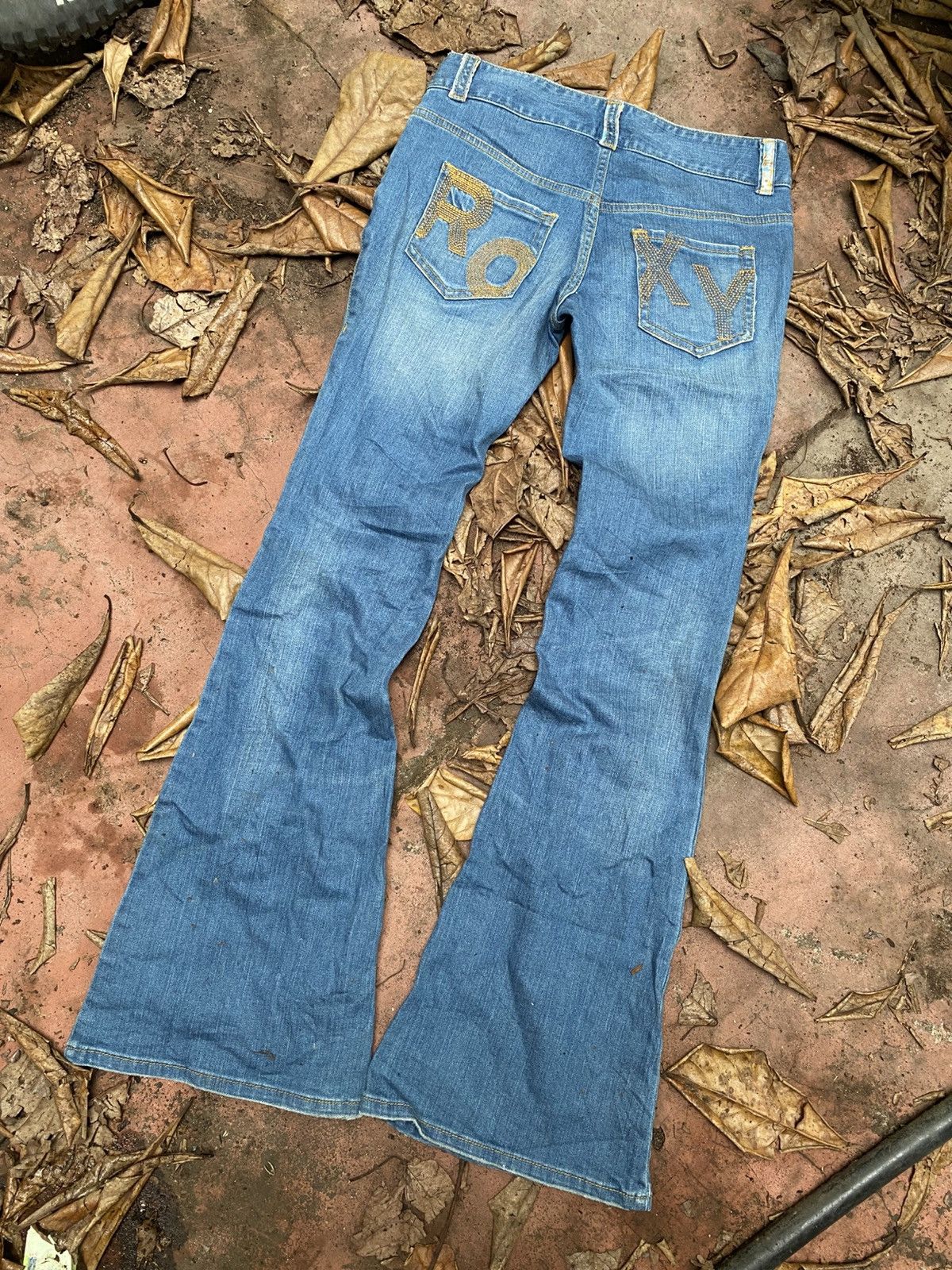 Juicy Couture Y2k Roxy Flare bell bottom jeans with script on back pocket Size 28" / US 6 / IT 42 - 1 Thumbnail