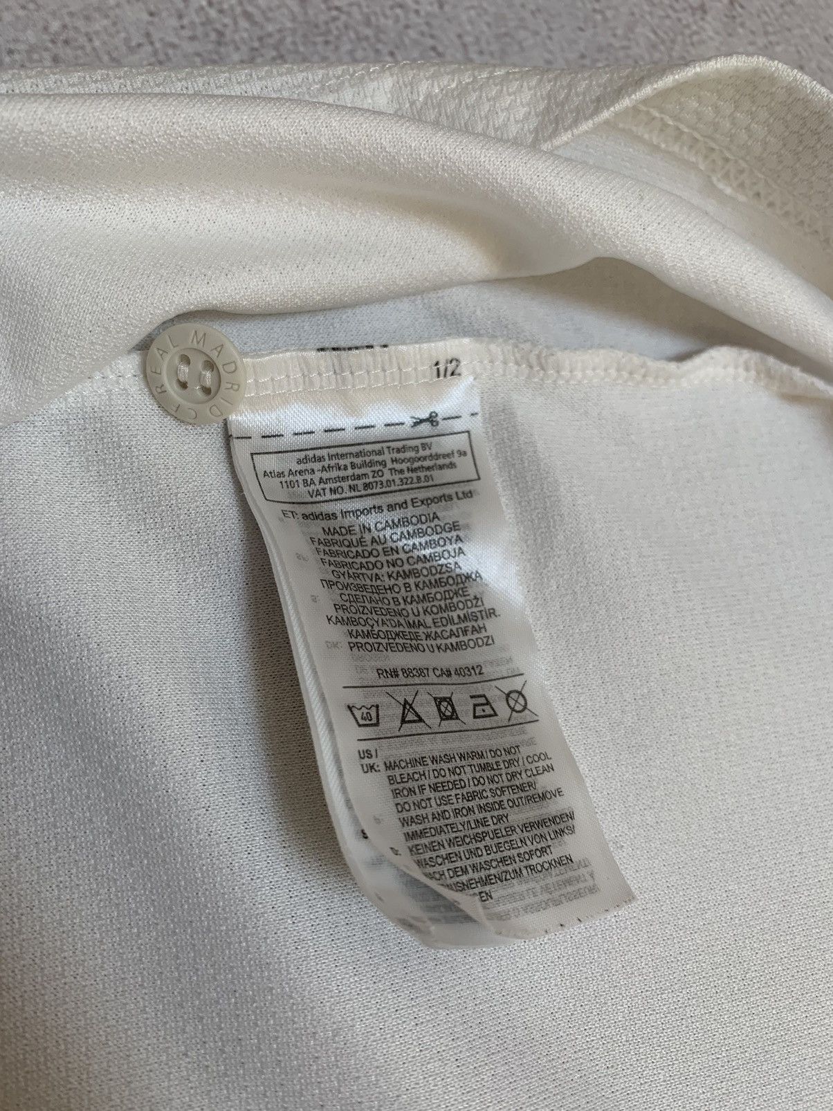 Adidas Vintage Adidas Real Madrid T Shirt Tee Jersey Soccer Home Size US L / EU 52-54 / 3 - 10 Thumbnail