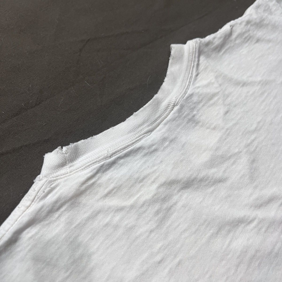 Vintage Vintage 80s 90s Reebok Tee Faded graphic sportwear Size US L / EU 52-54 / 3 - 12 Thumbnail