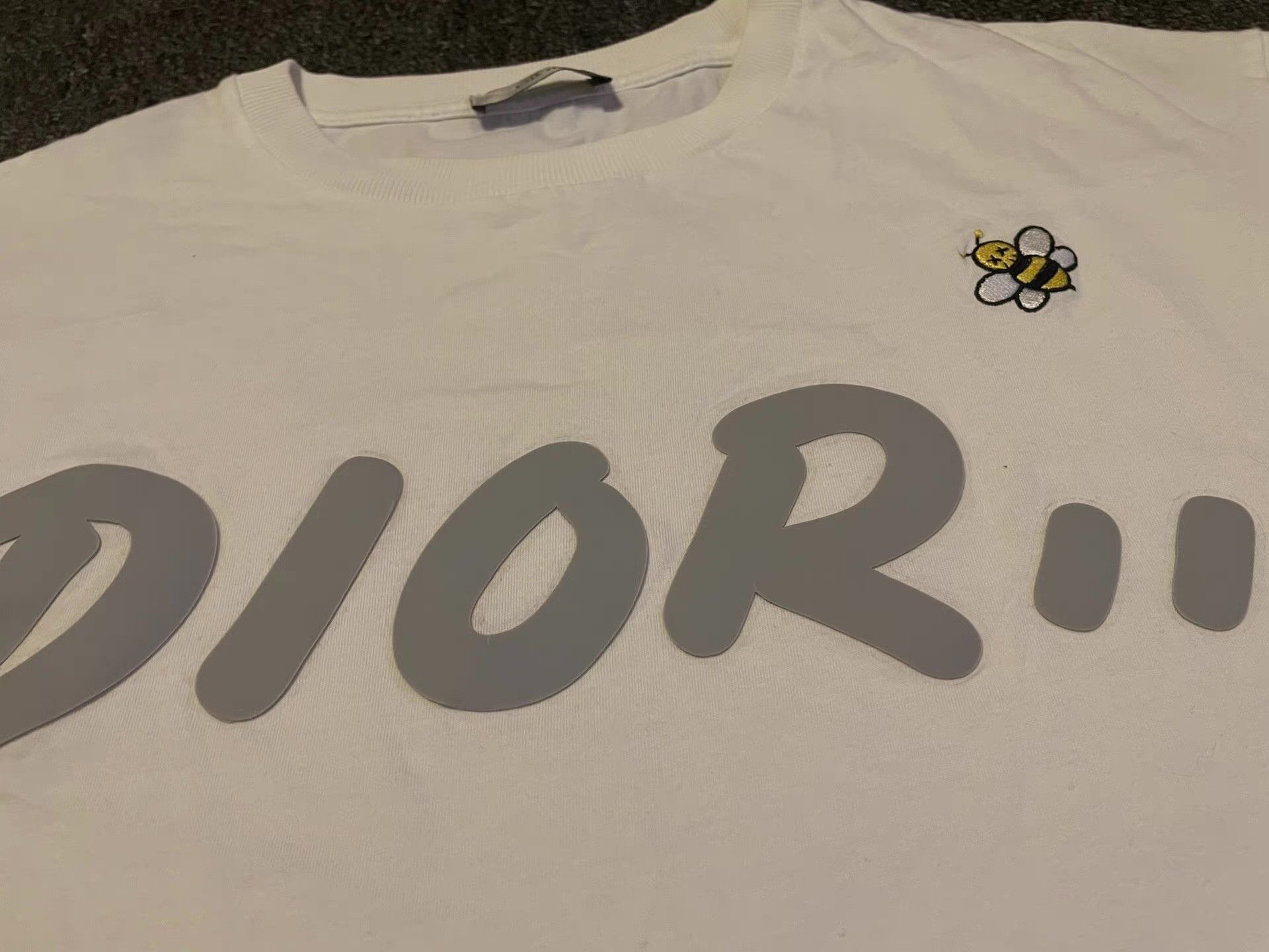 Dior Dior x Kaws Oversize T-shirt, Q4 Size US XXS / EU 40 - 3 Thumbnail