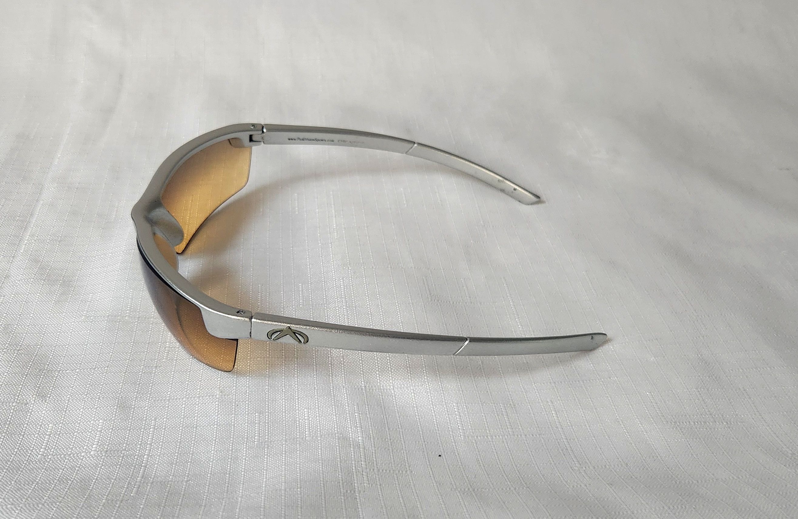 Other peak vision sports sunglasses with case not sure of name Size ONE SIZE - 5 Thumbnail
