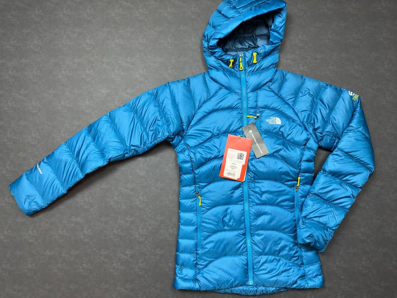 image of The North Face New Summit Series Xs Womens Down Jacket in Cyan