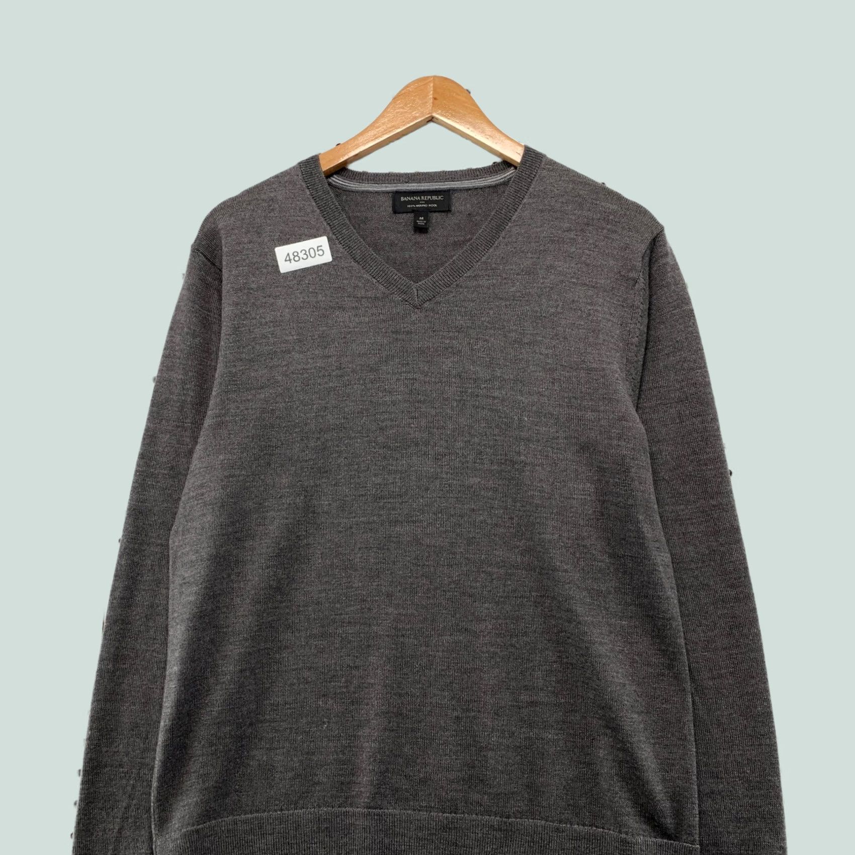 Banana Republic Banana Republic Sweater Mens V-Neck 100% Merino Wool Lightweight Gray Pullover Knit Shirt Size US M / EU 48-50 / 2 - 1 Thumbnail