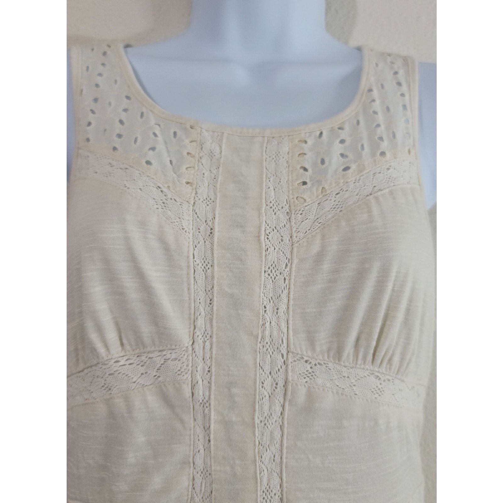 Mossimo Mossimo Cream Eyelet Bodice Slub Knit Mini Dress Medium Size M / US 6-8 / IT 42-44 - 2 Thumbnail