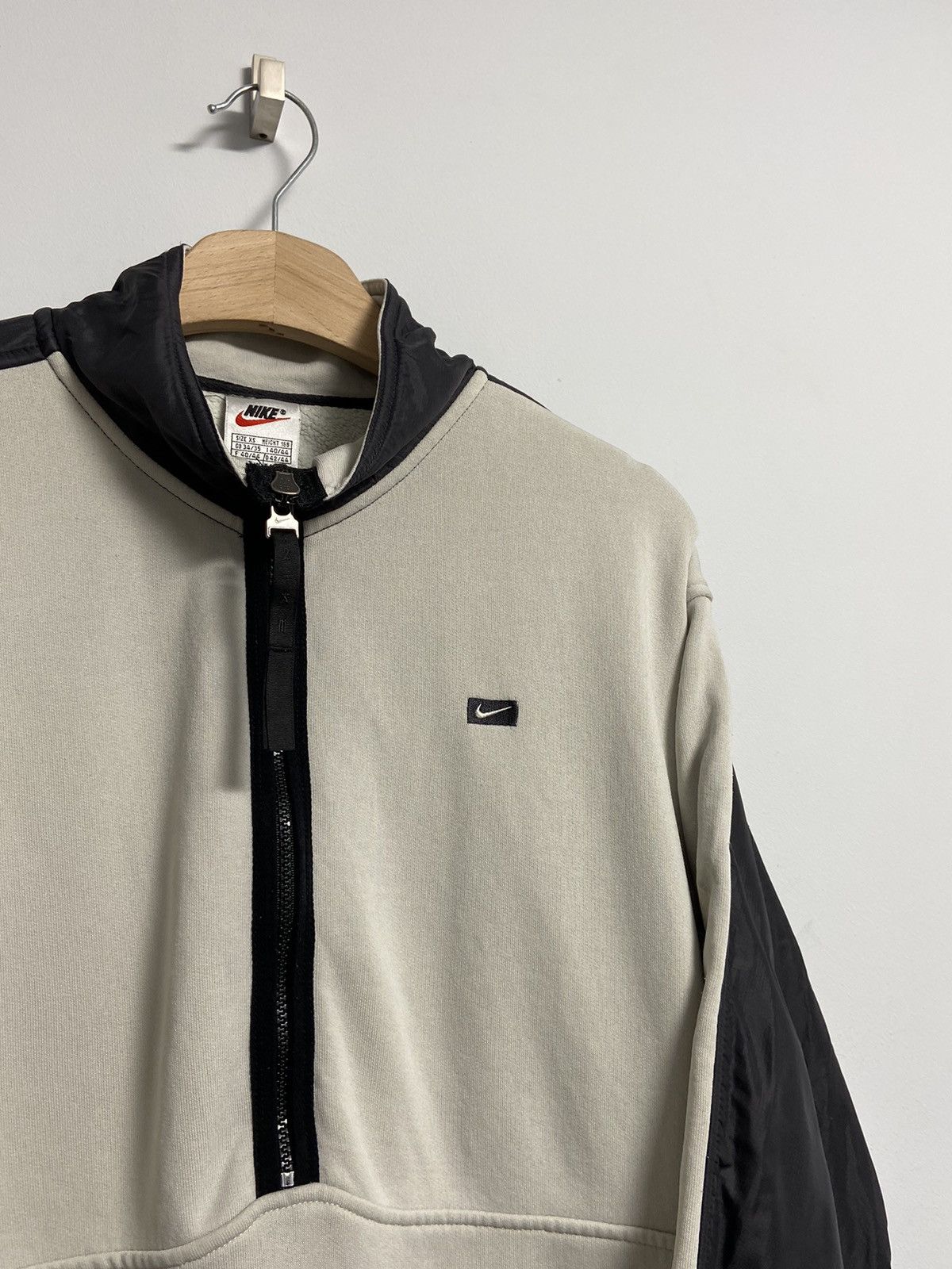 Vintage Nike Vintage Zip Sweatshirt nylon y2k style hype Size US XS / EU 42 / 0 - 2 Thumbnail