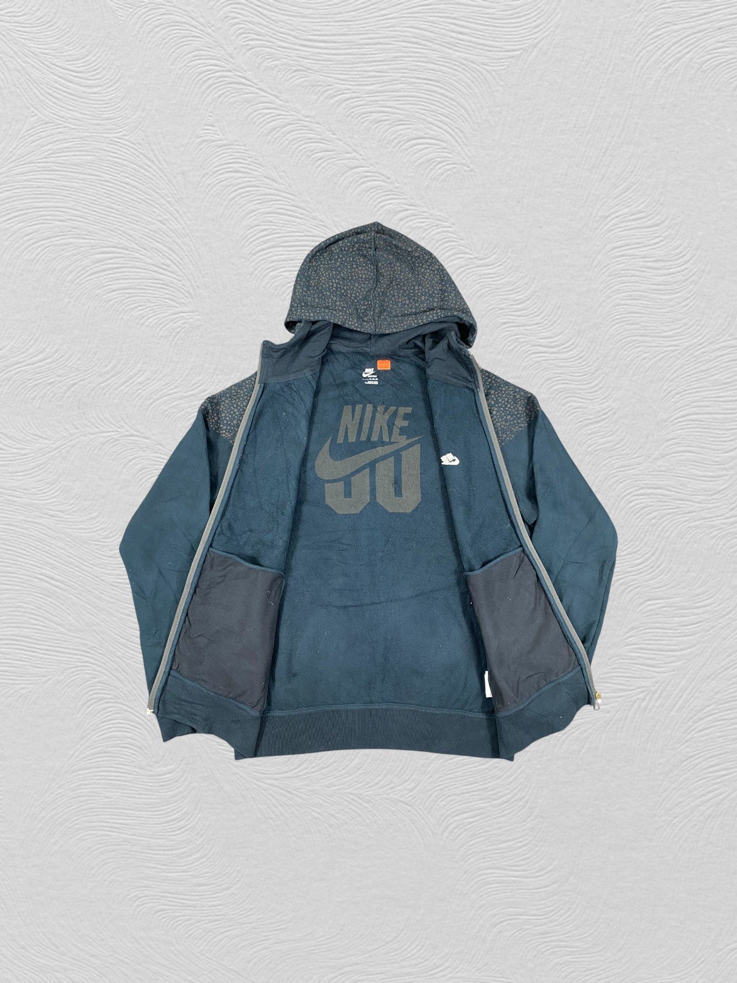 Japanese Brand Vintage Nike Sportswear Hoodie -SW156 Size US L / EU 52-54 / 3 - 2 Thumbnail