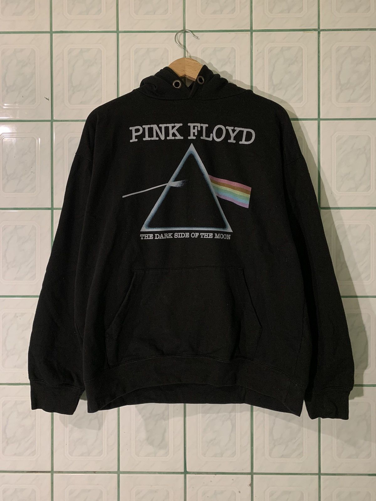 Band Tees × Pink Floyd × Vintage 2018 Pink Floyd “The Dark Side Of The Moon” Hoodie Size US XL / EU 56 / 4 - 1 Thumbnail