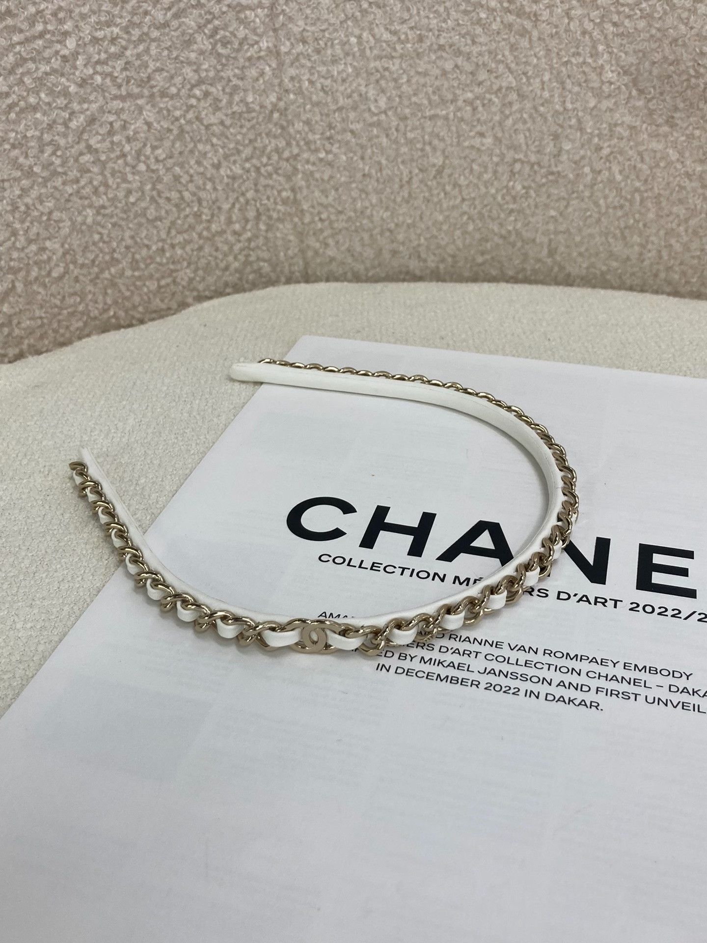 Chanel Chanel White Double C Logo Hair Hoop Size ONE SIZE - 1 Thumbnail