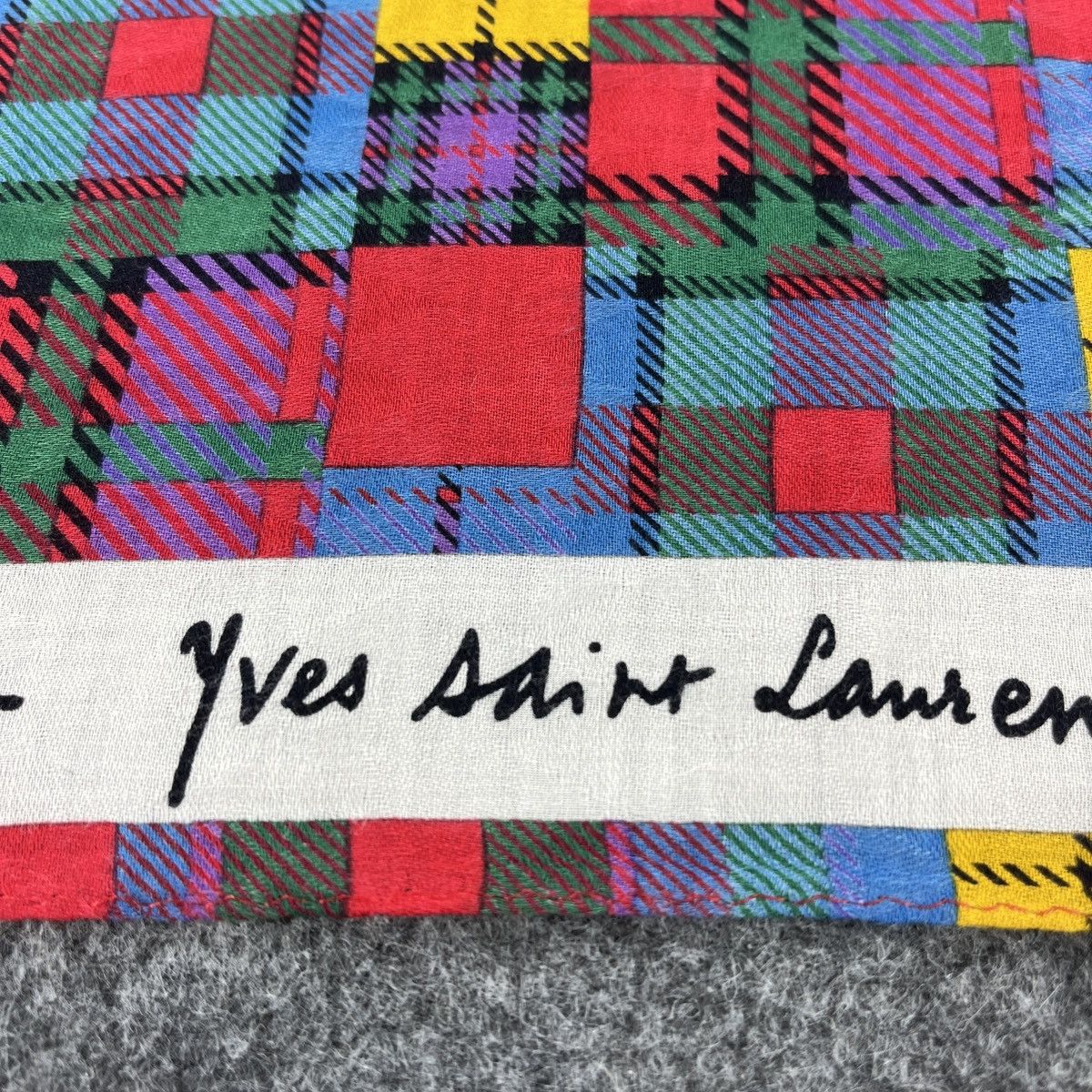 Vintage Yves Saint Laurent Handkerchief / Bandana B1489 Size ONE SIZE - 6 Thumbnail