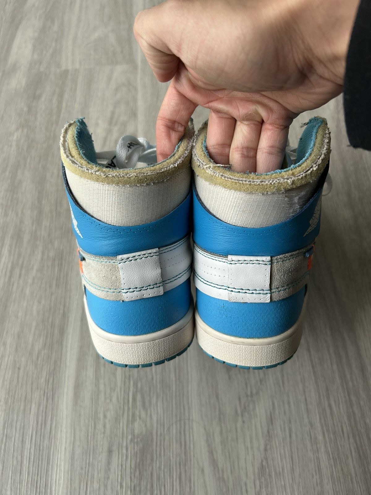 Jordan Brand × Off-White Off-White X Air Jordan 1 High OG UNC Size 8.5 Size US 8.5 / EU 41-42 - 5 Thumbnail