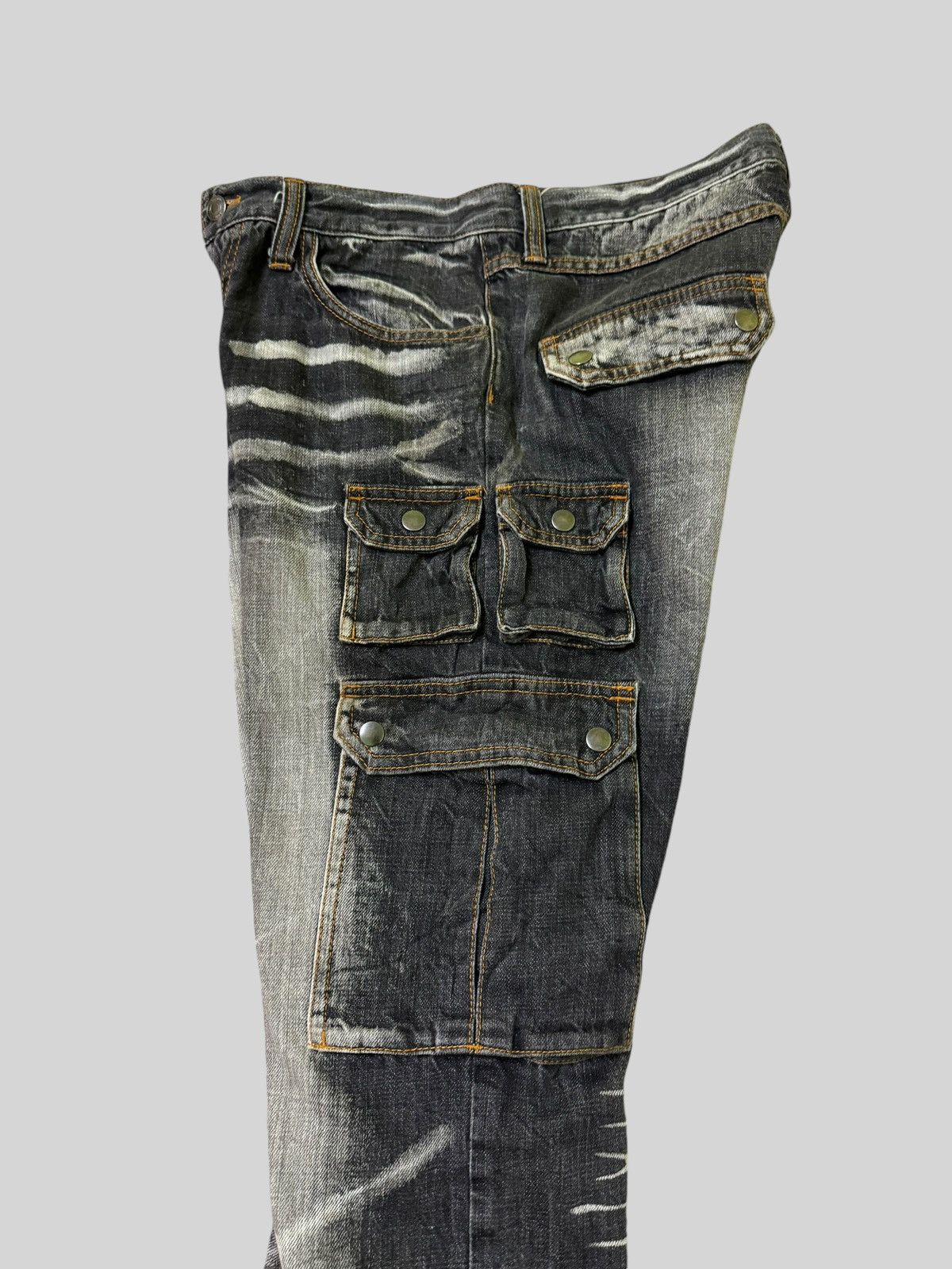 If Six Was Nine VOMANIE MULTI POCKET ACID WASH STYLE CARGO DENIM Size US 31 - 14 Thumbnail