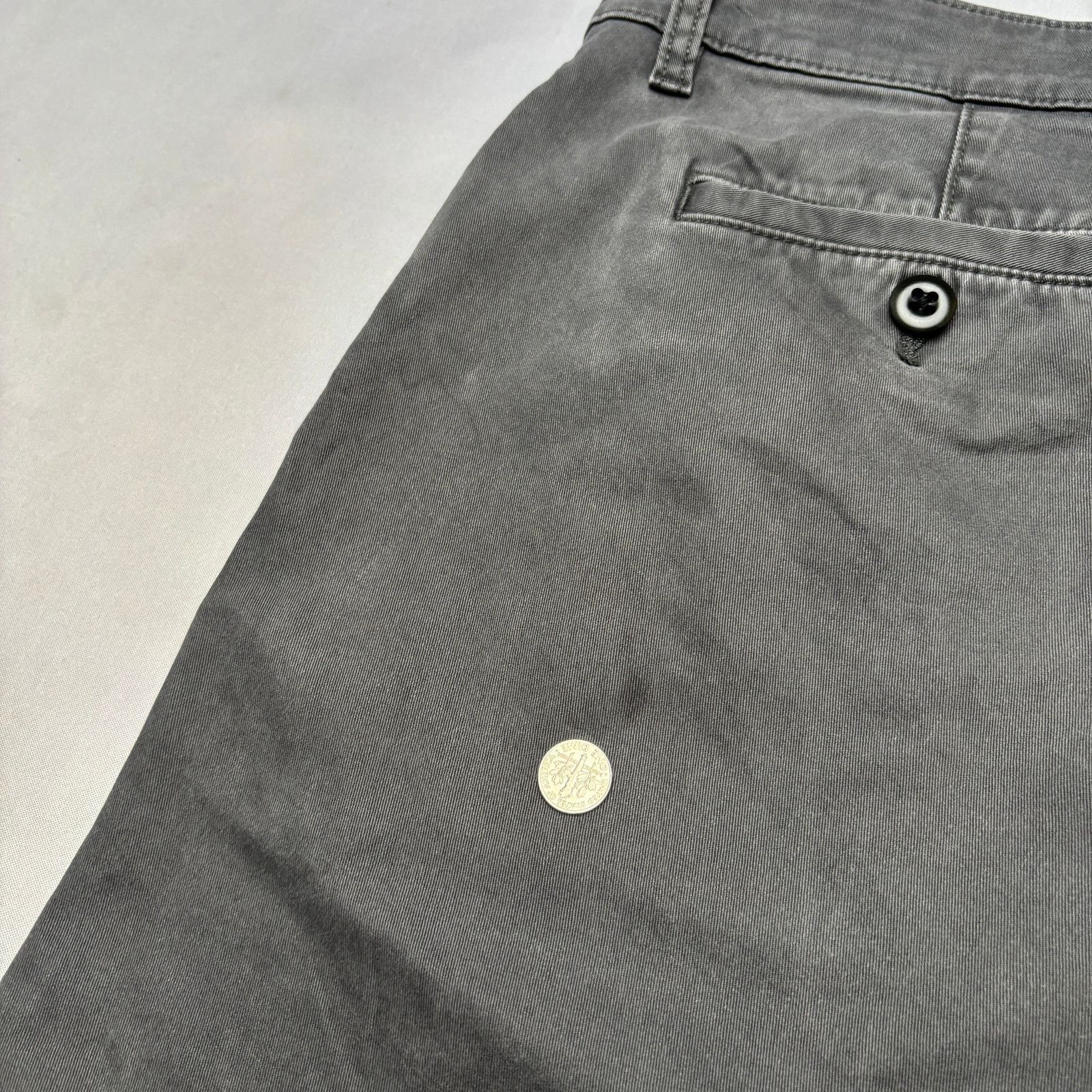 Flint And Tinder Flint and Tinder 365 Chino Shorts 34 Flat Front Workwear Size US 34 / EU 50 - 8 Thumbnail