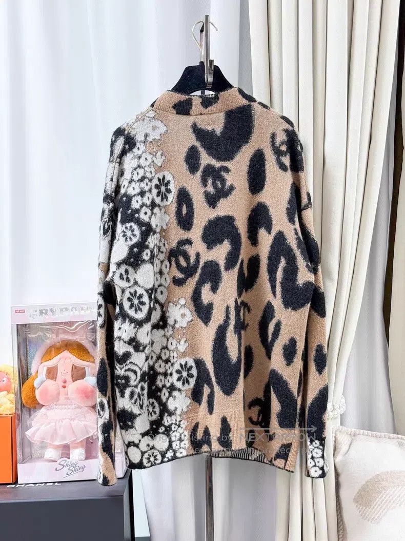 Chanel Chanel Black wool Mahai wool blend leopard print camellia Size XS / US 0-2 / IT 36-38 - 3 Thumbnail