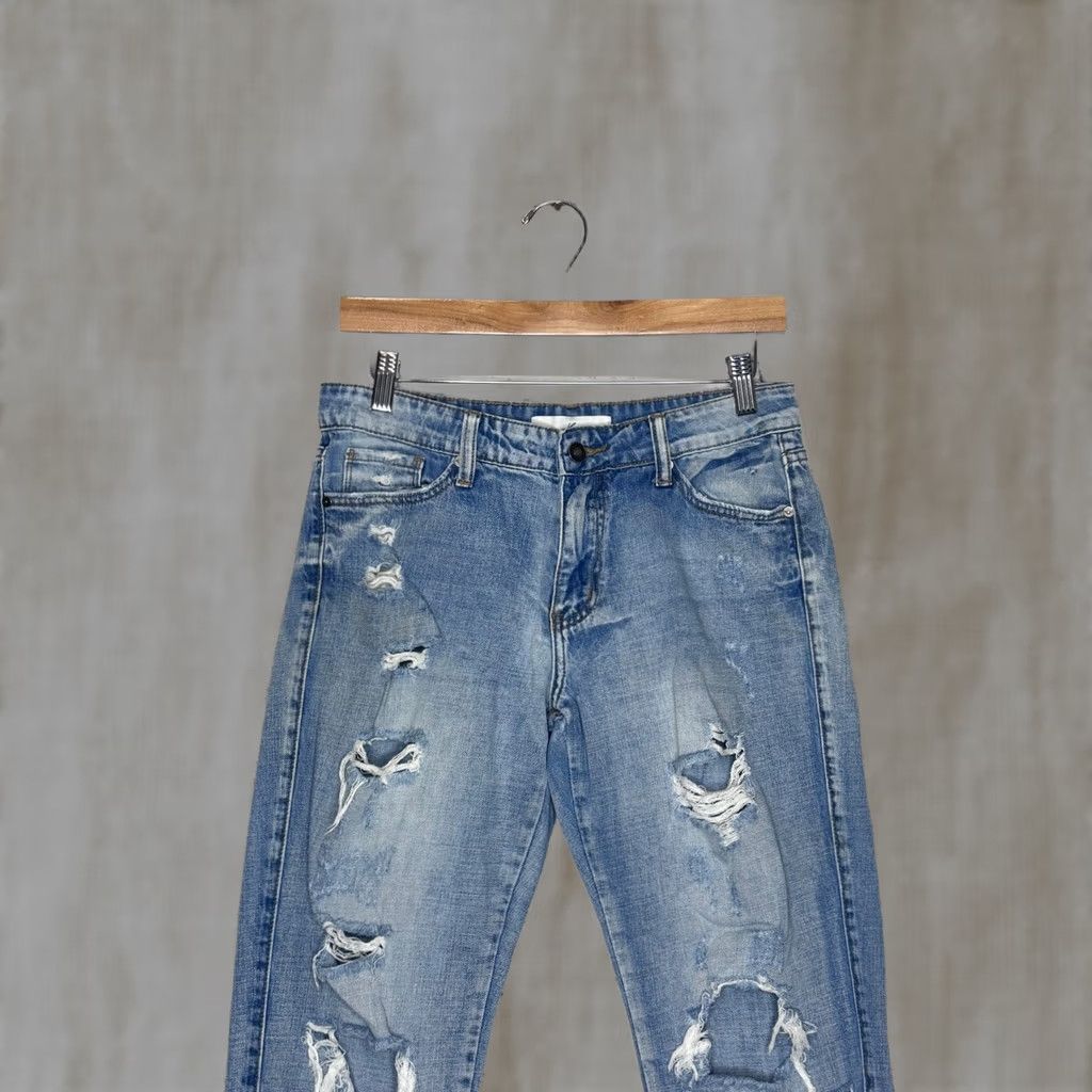 Vintage KanCan Jeans Womens Size 7 Distressed Light Wash Denim Boyfriend Crop Jeans Size 28" / US 6 / IT 42 - 1 Thumbnail