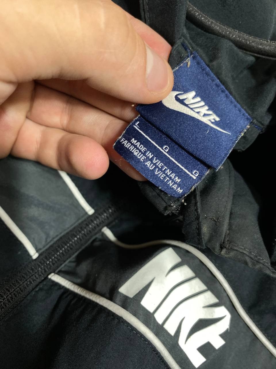 Nike Vintage Nike Light Jacket Logo 80s 90s Size US L / EU 52-54 / 3 - 2 Thumbnail