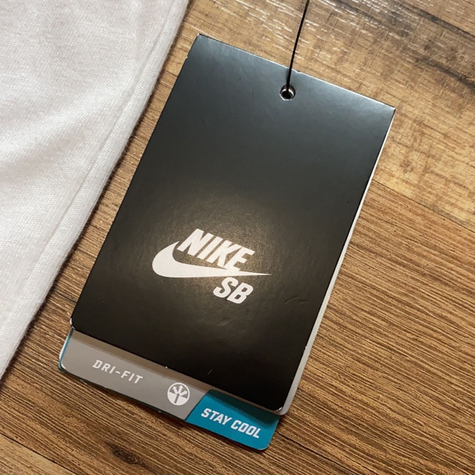 Nike 2015 Nike SB Patch Dri-Fit Short Sleeve Size US XL / EU 56 / 4 - 7 Thumbnail