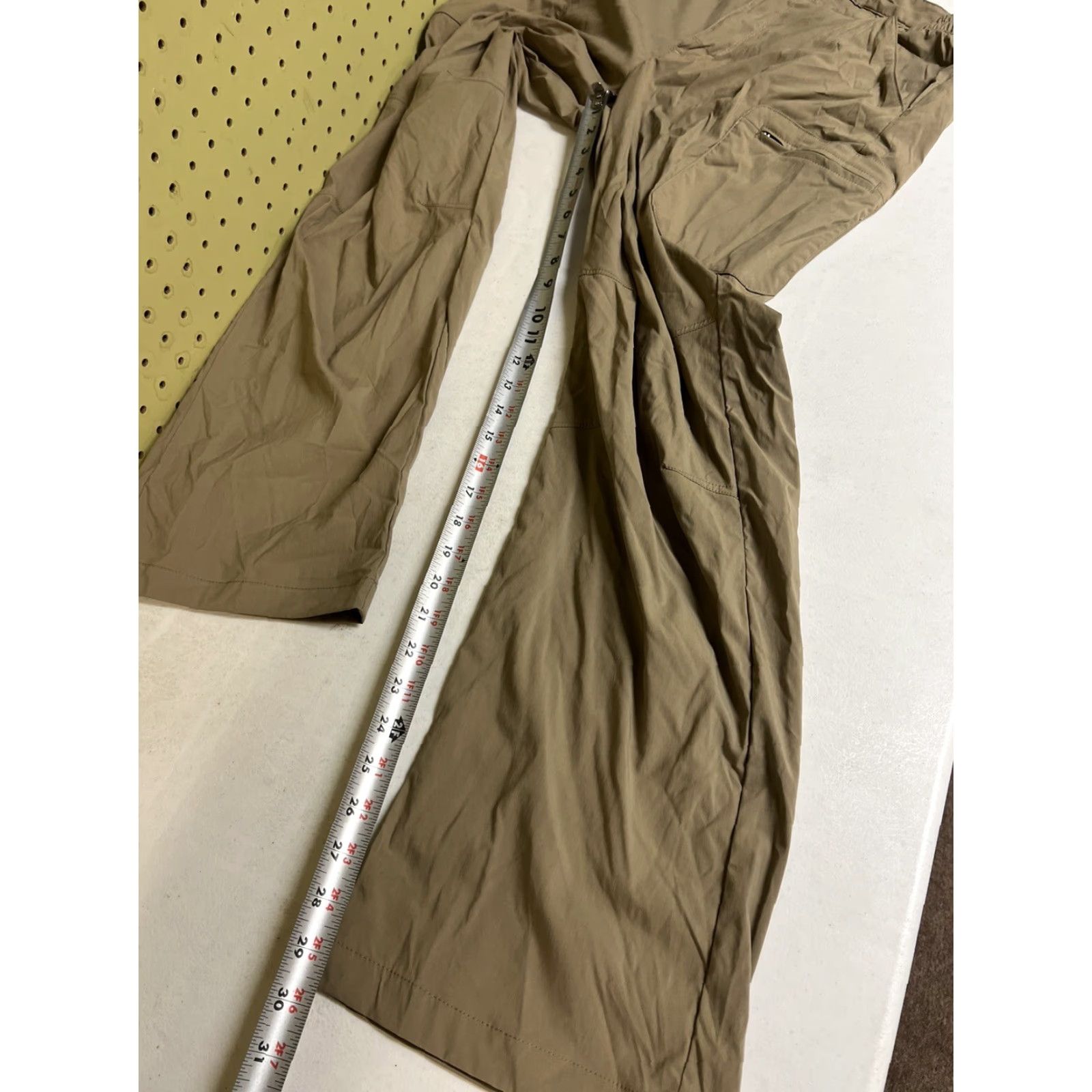 Vintage L. L. Bean Hiking Pants Mens Small REG Tan Nylon Cargo Pockets Flat Front Belted Tapered Inseam 32 Short Reg Mens Size US 29 - 6 Thumbnail