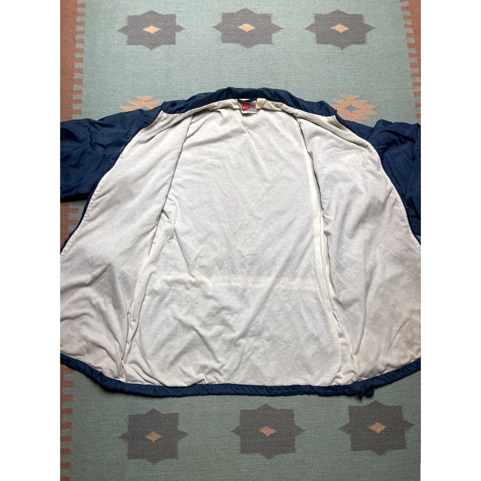 Nike VINTAGE Nike Windbreaker Jacket Gray Large Logo 90s Full Zip Men L Size US L / EU 52-54 / 3 - 6 Thumbnail