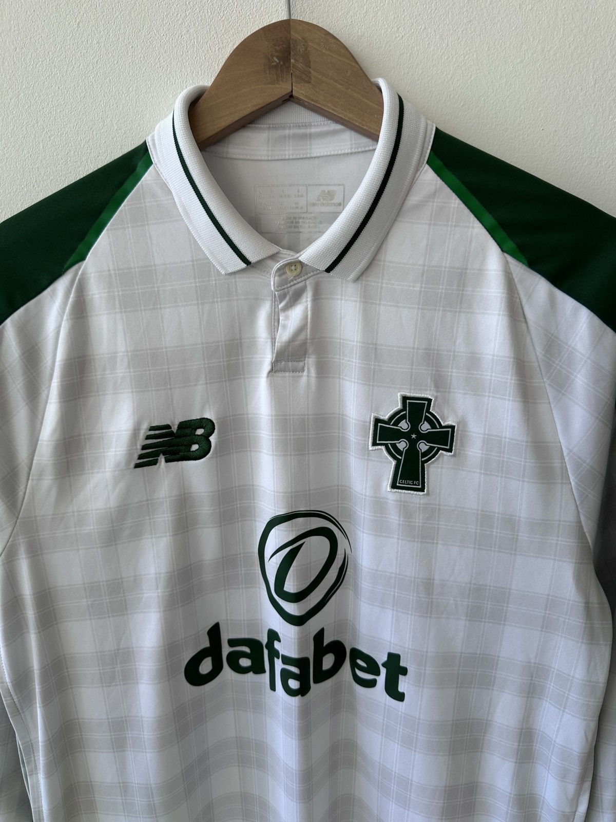 New Balance New balance Celtic 2018/2019 Away Long Sleeve Jersey Size US S / EU 44-46 / 1 - 6 Thumbnail