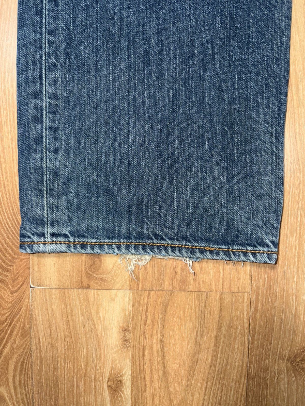 Levi's Vintage Clothing Levi’s 501 Original Fit Jeans Mid Wash Distressed Denim W36 Size US 36 / EU 52 - 4 Thumbnail