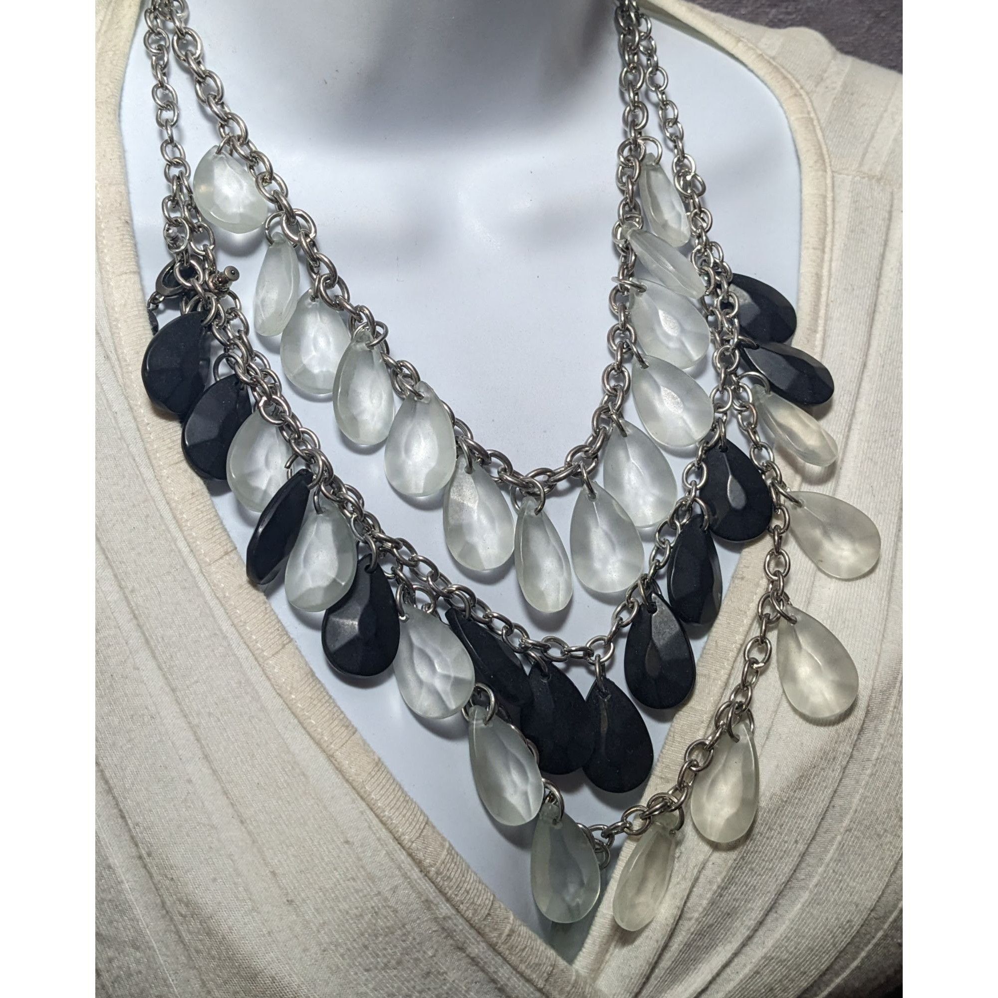 Other Charming Charlie Chunky Multilayer Black And Clear Teardrop Size ONE SIZE - 3 Thumbnail
