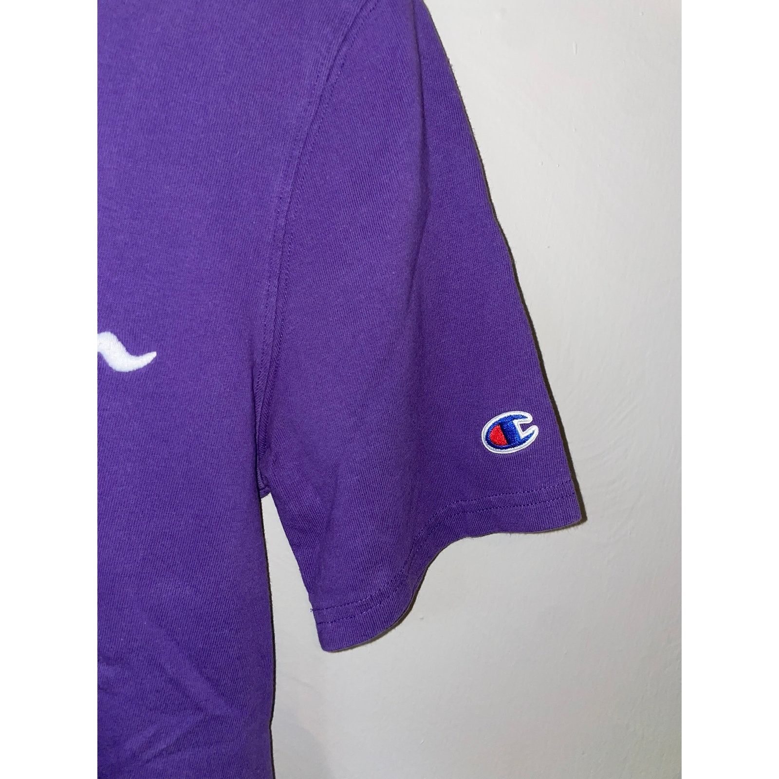 Champion Y2K Champion Purple Shirt Embrodery Logo Tee 2000s M Medium Size US M / EU 48-50 / 2 - 4 Thumbnail